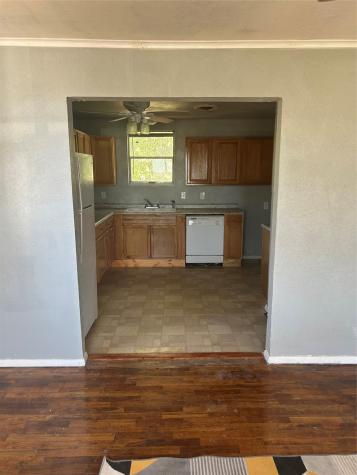 301 E Hutchings Lane Olney TX 76374