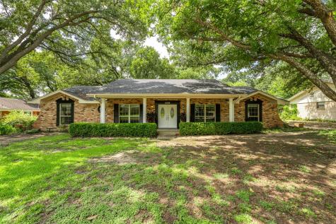 2225 Prince John Drive Grand Prairie TX 75050