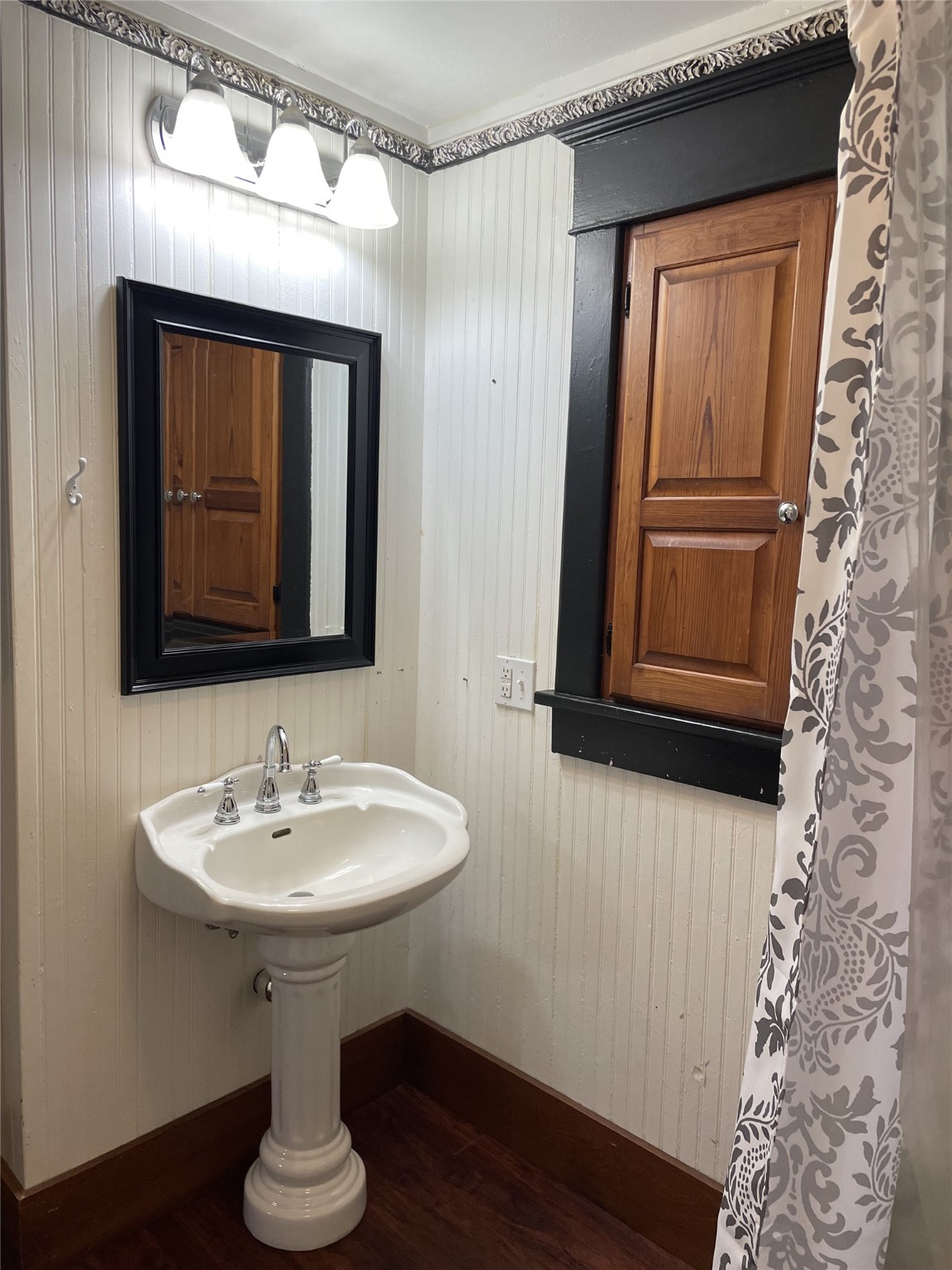 607 2nd Street Honey Grove TX 75446