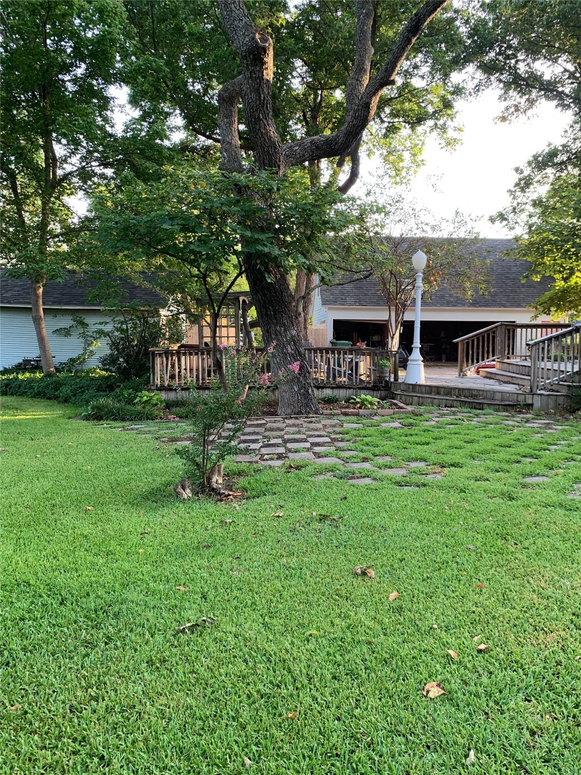 607 2nd Street Honey Grove TX 75446