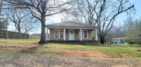 202 E Magnolia Street Troup TX 75789