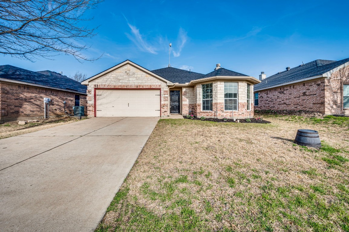 137 Oregon Trail Waxahachie TX 75167