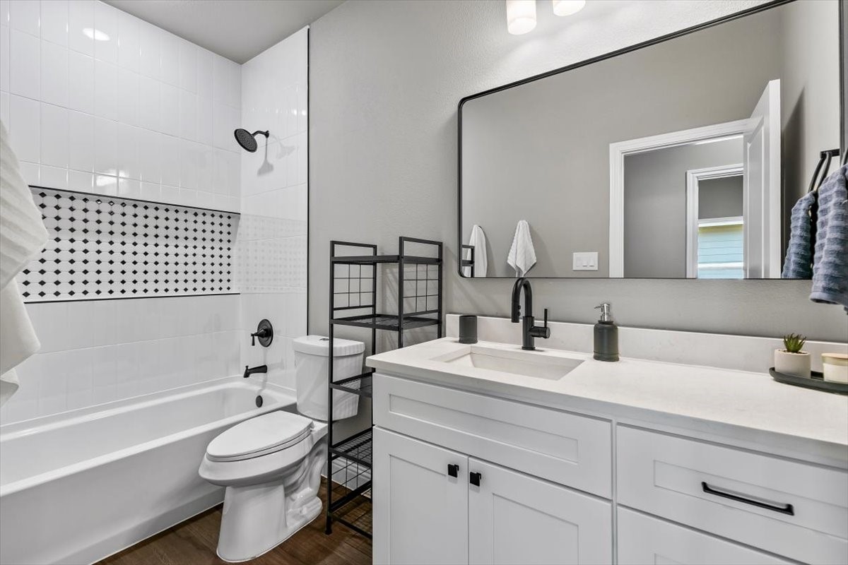 805 Arrowhead Court Granbury TX 76048