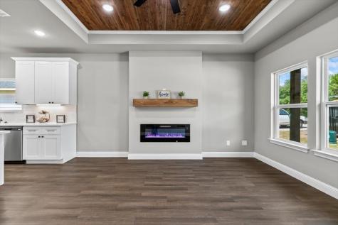 805 Arrowhead Court Granbury TX 76048