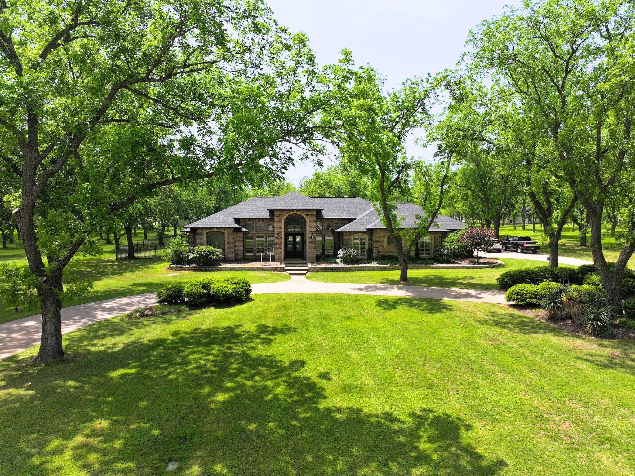 8810 S Hampton Drive Granbury TX 76049
