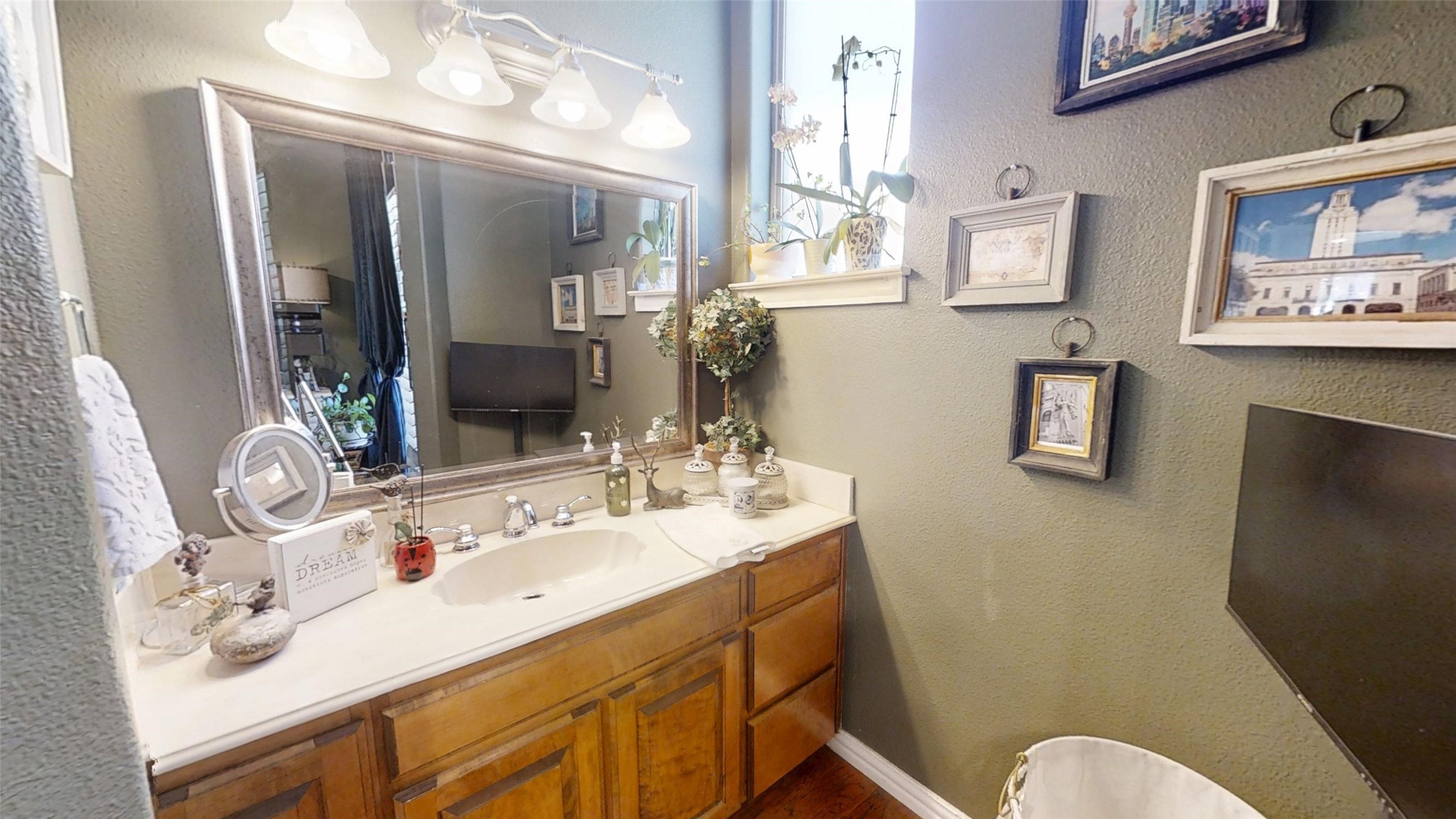 8810 S Hampton Drive Granbury TX 76049