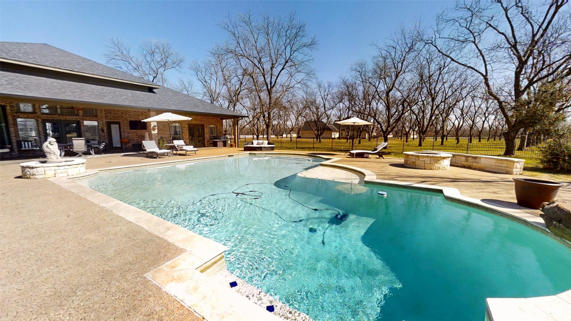 8810 S Hampton Drive Granbury TX 76049