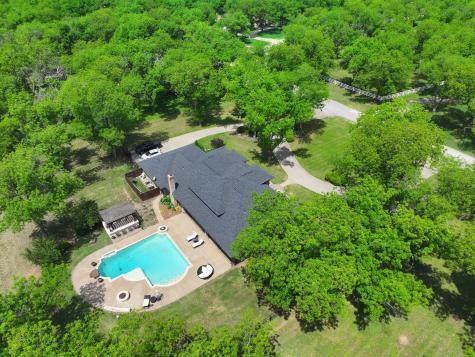 8810 S Hampton Drive Granbury TX 76049