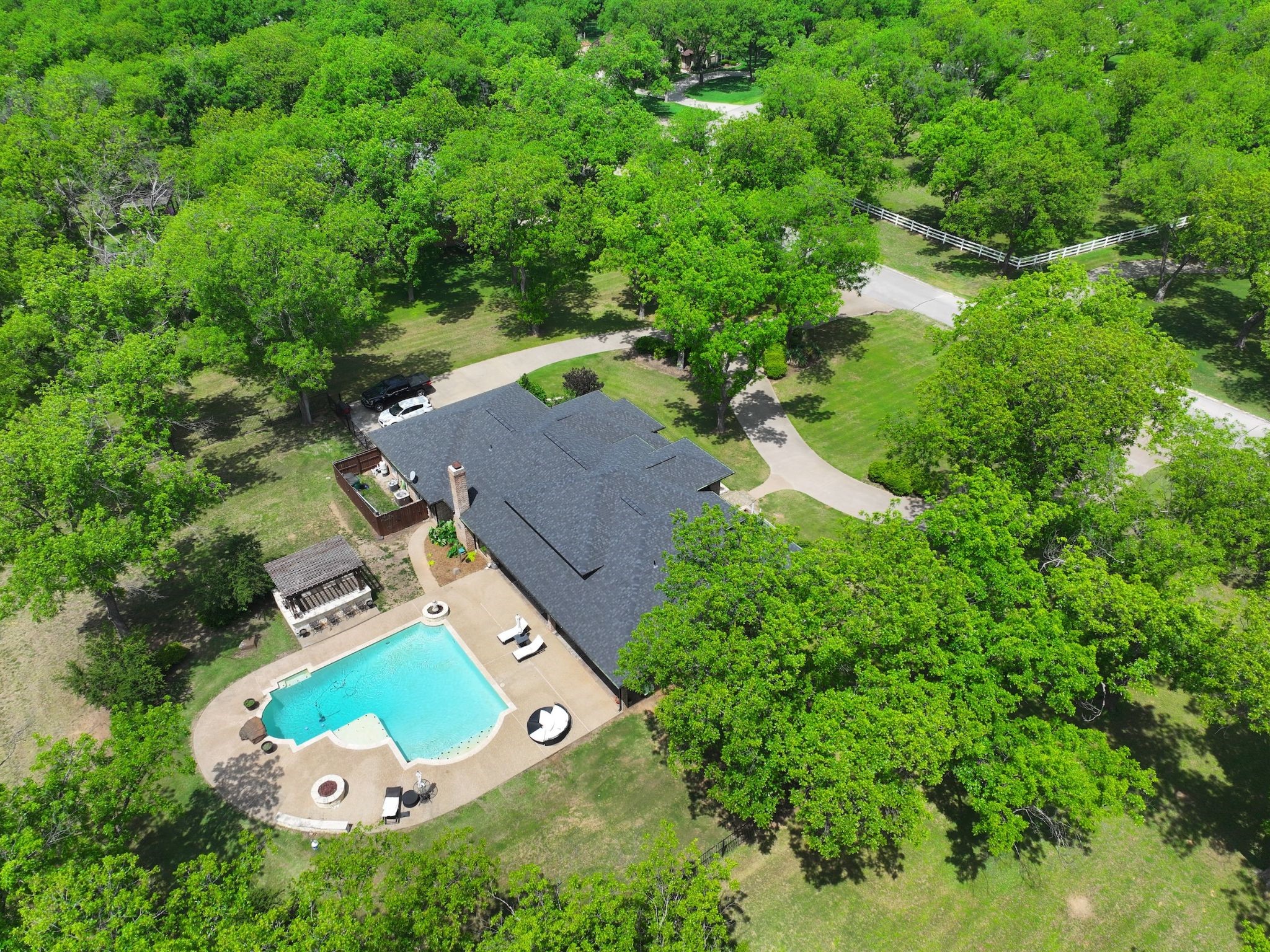 8810 S Hampton Drive Granbury TX 76049