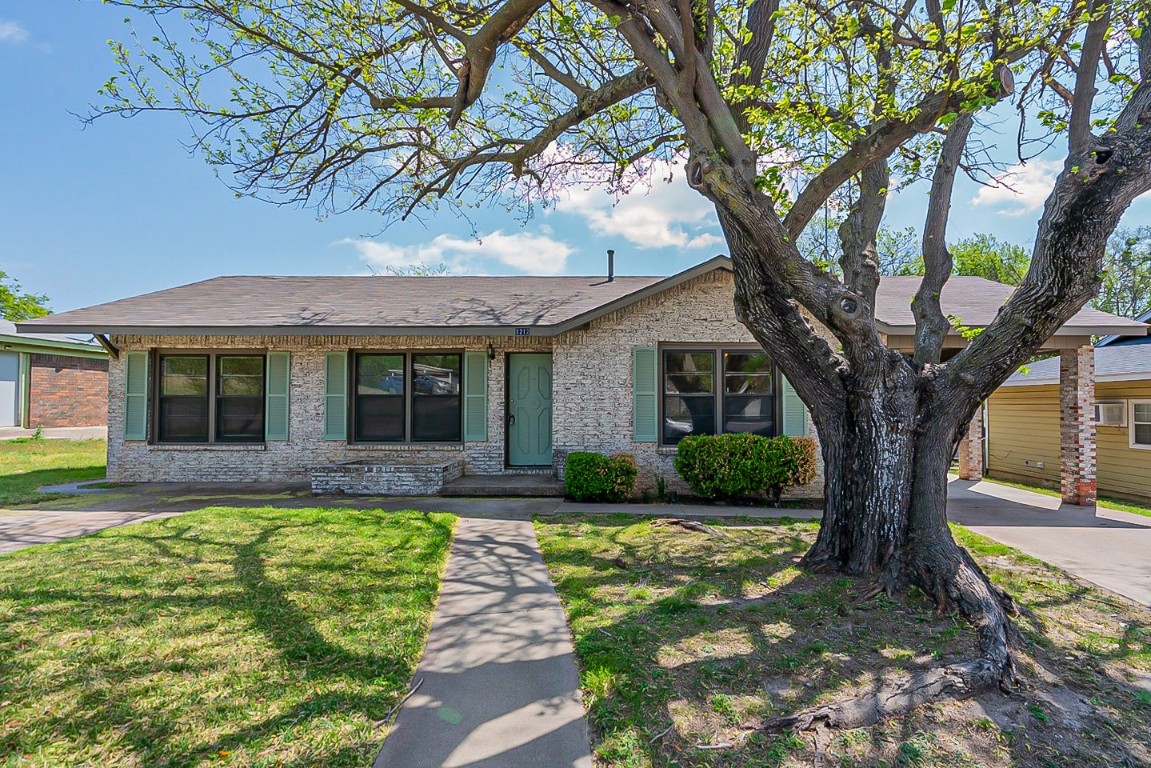 1212 Grace Street Weatherford TX 76086