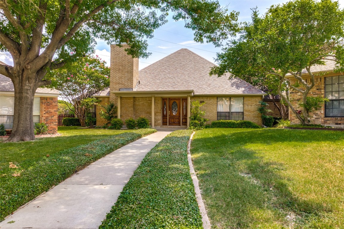 2032 Village Green Richardson TX 75081