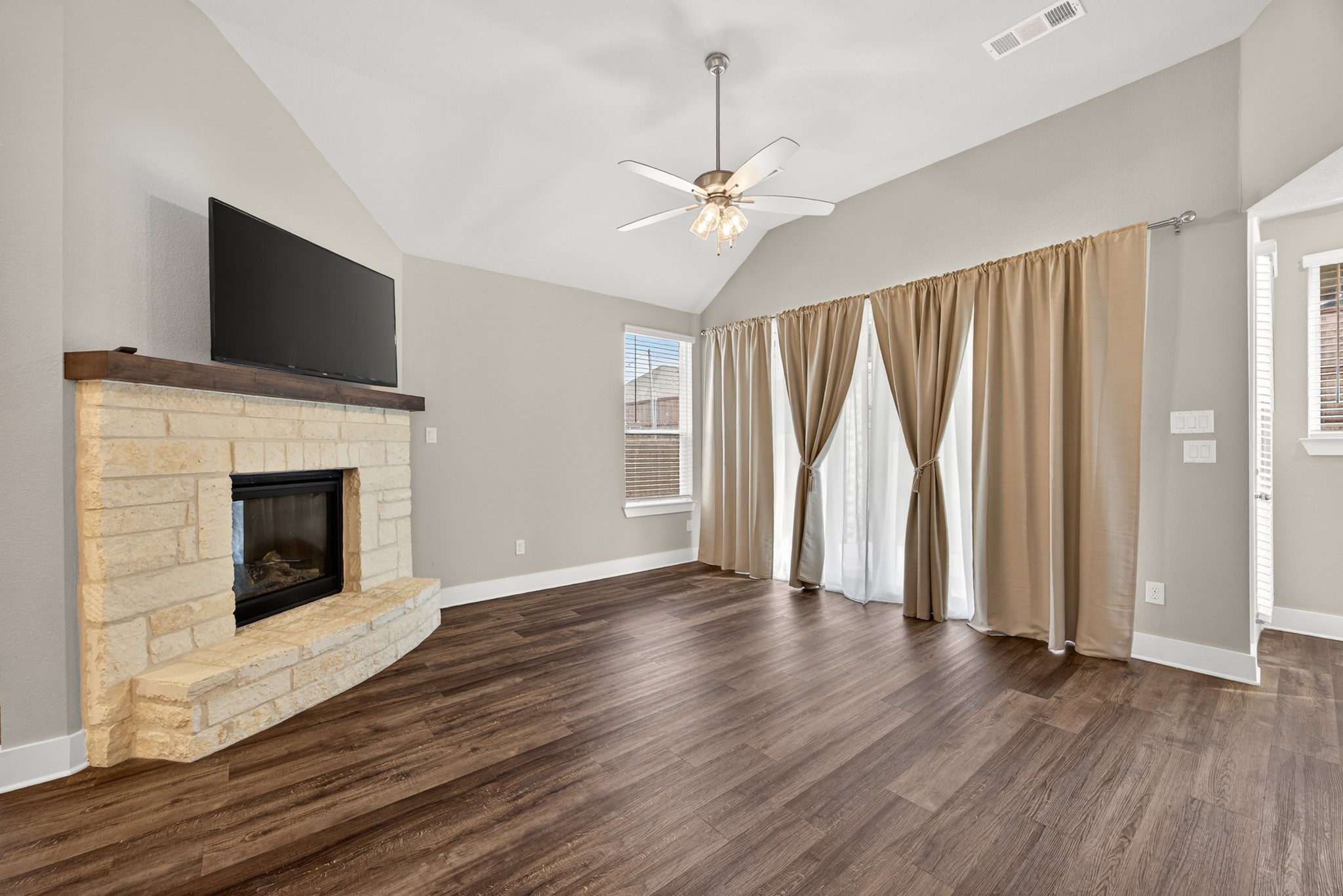 4706 Pin Oak Court Aubrey TX 76227