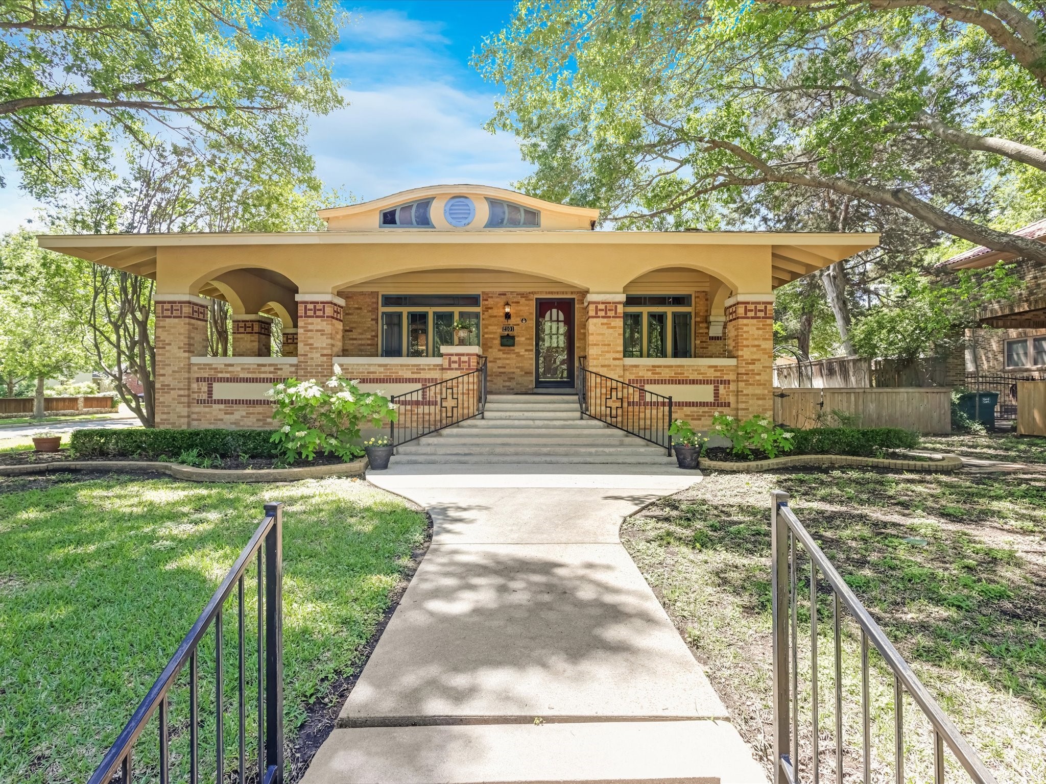 2101 Pembroke Drive Fort Worth TX 76110