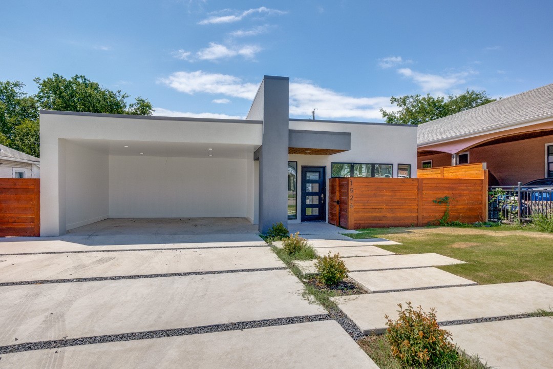1526 Southerland Avenue Dallas TX 75203