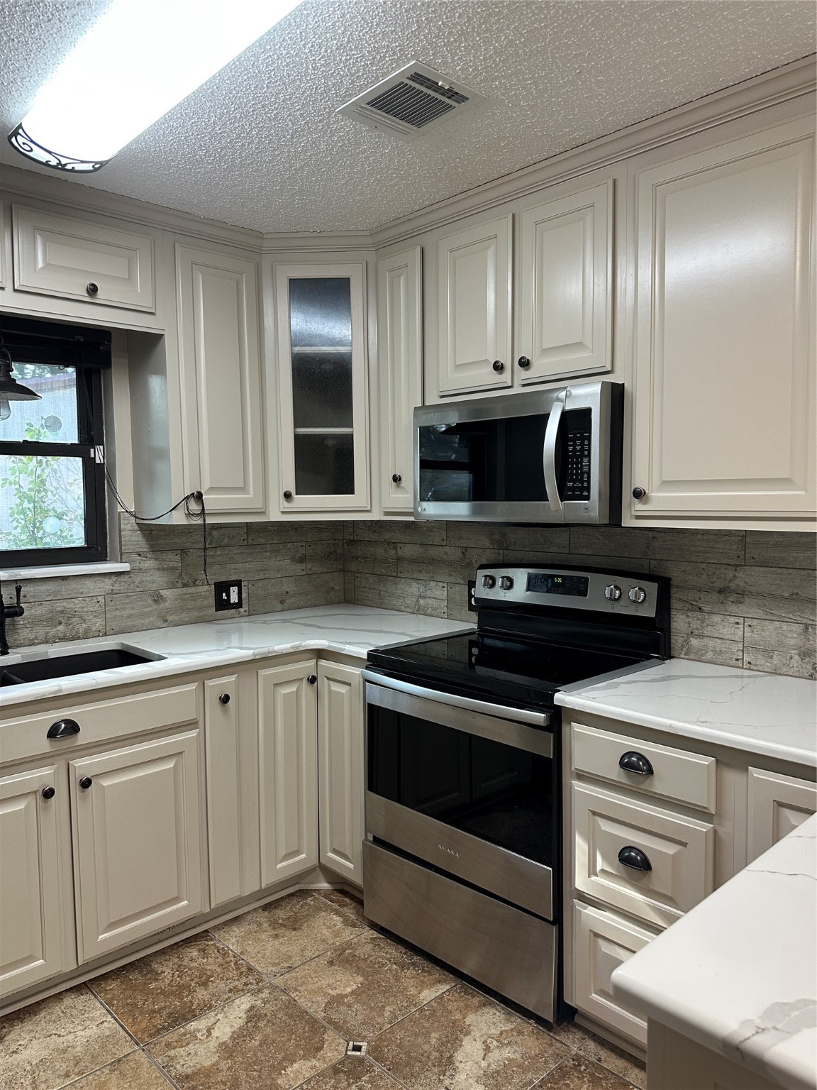137 Oakview Circle Waco TX 76705