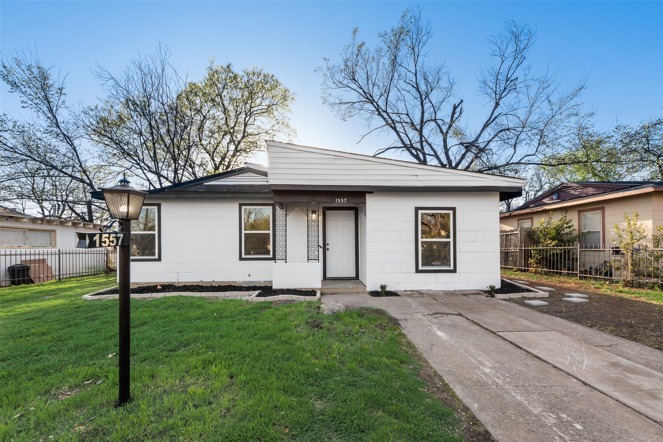 1557 Hamsted Street Fort Worth TX 76115
