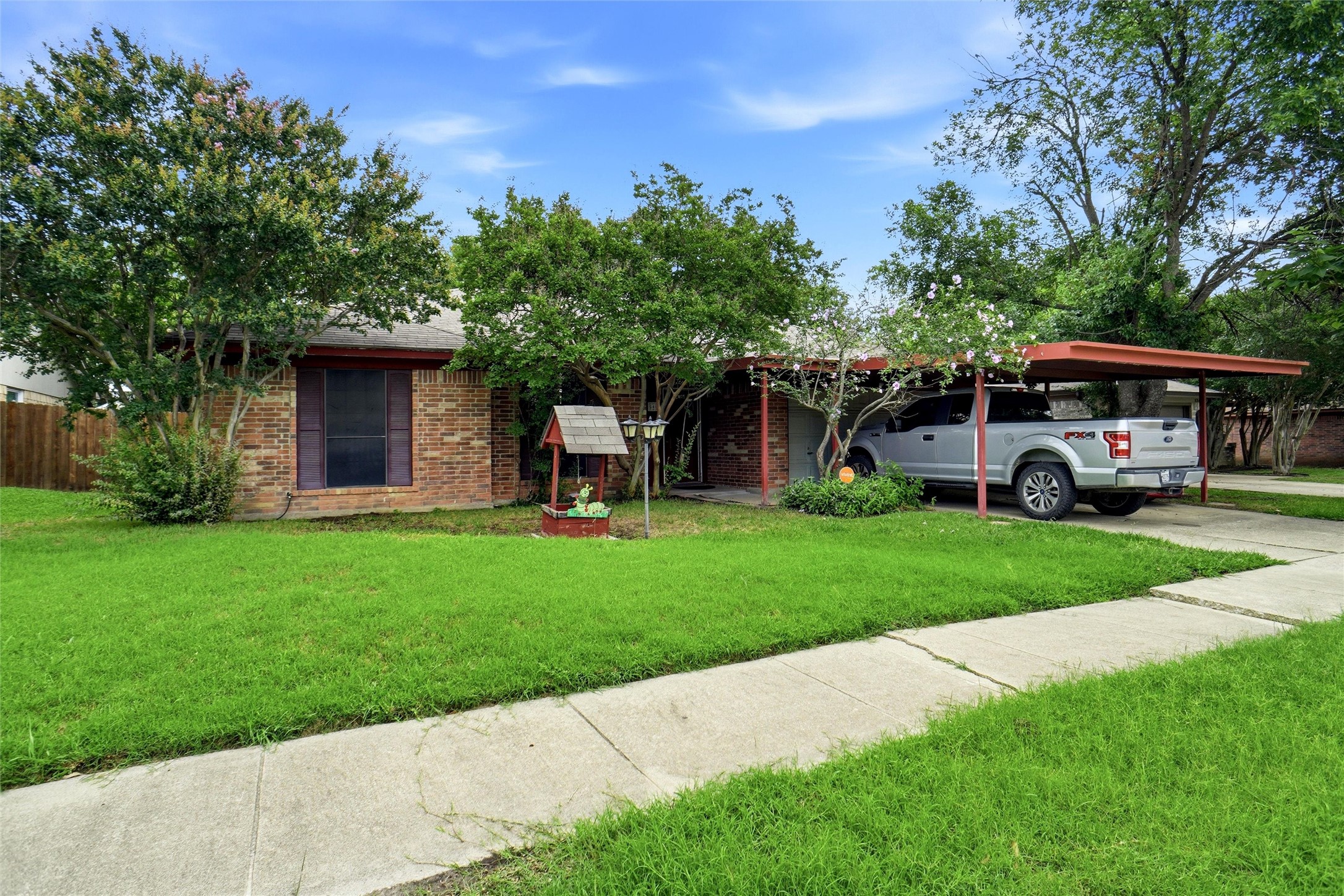 540 Clover Drive Saginaw TX 76179