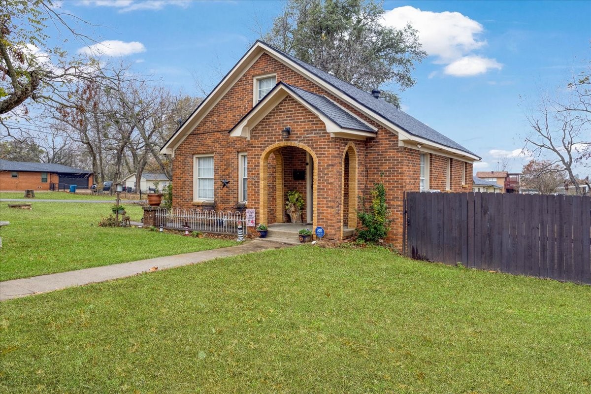 2151 Juanita Drive Denison TX 75020