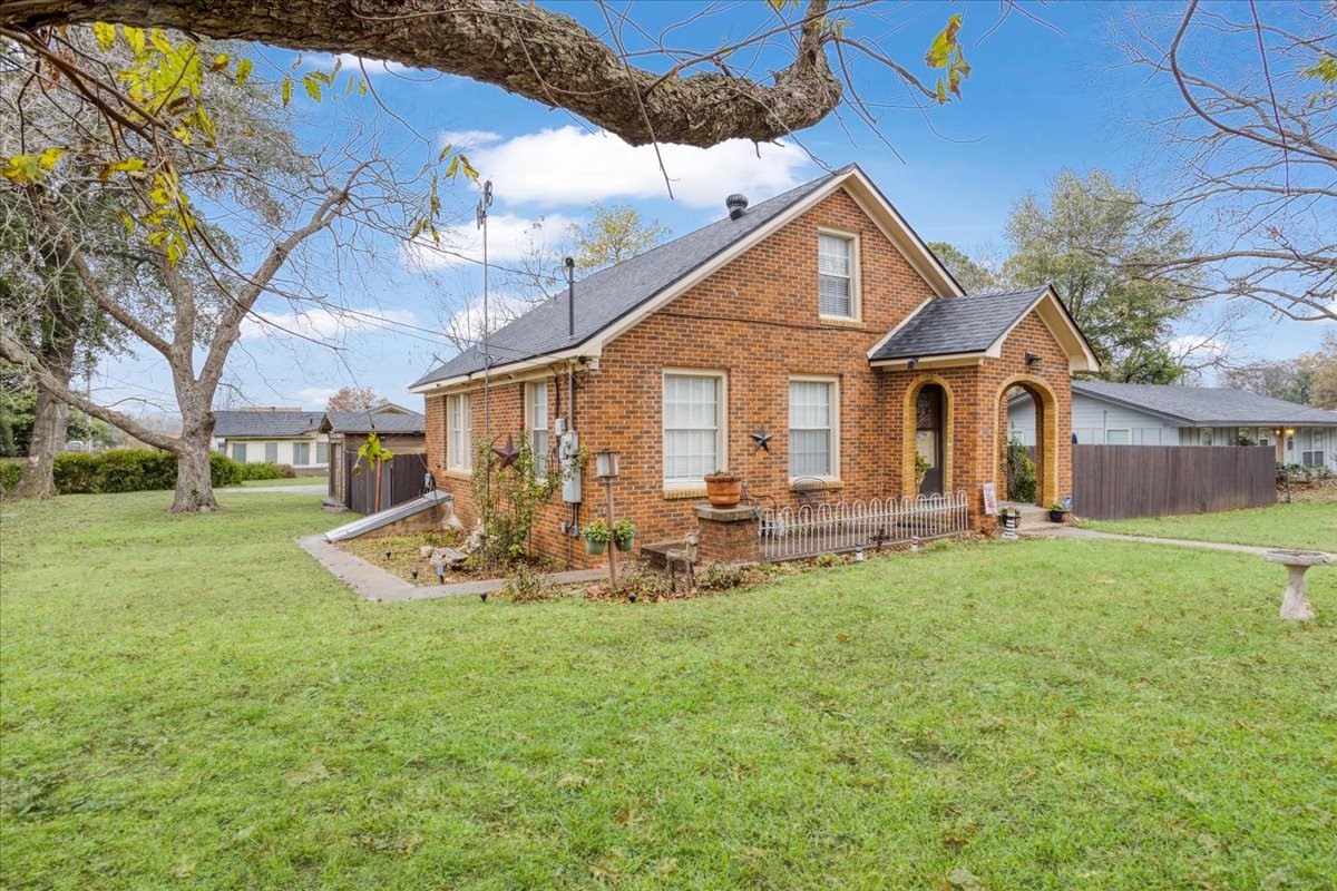 2151 Juanita Drive Denison TX 75020