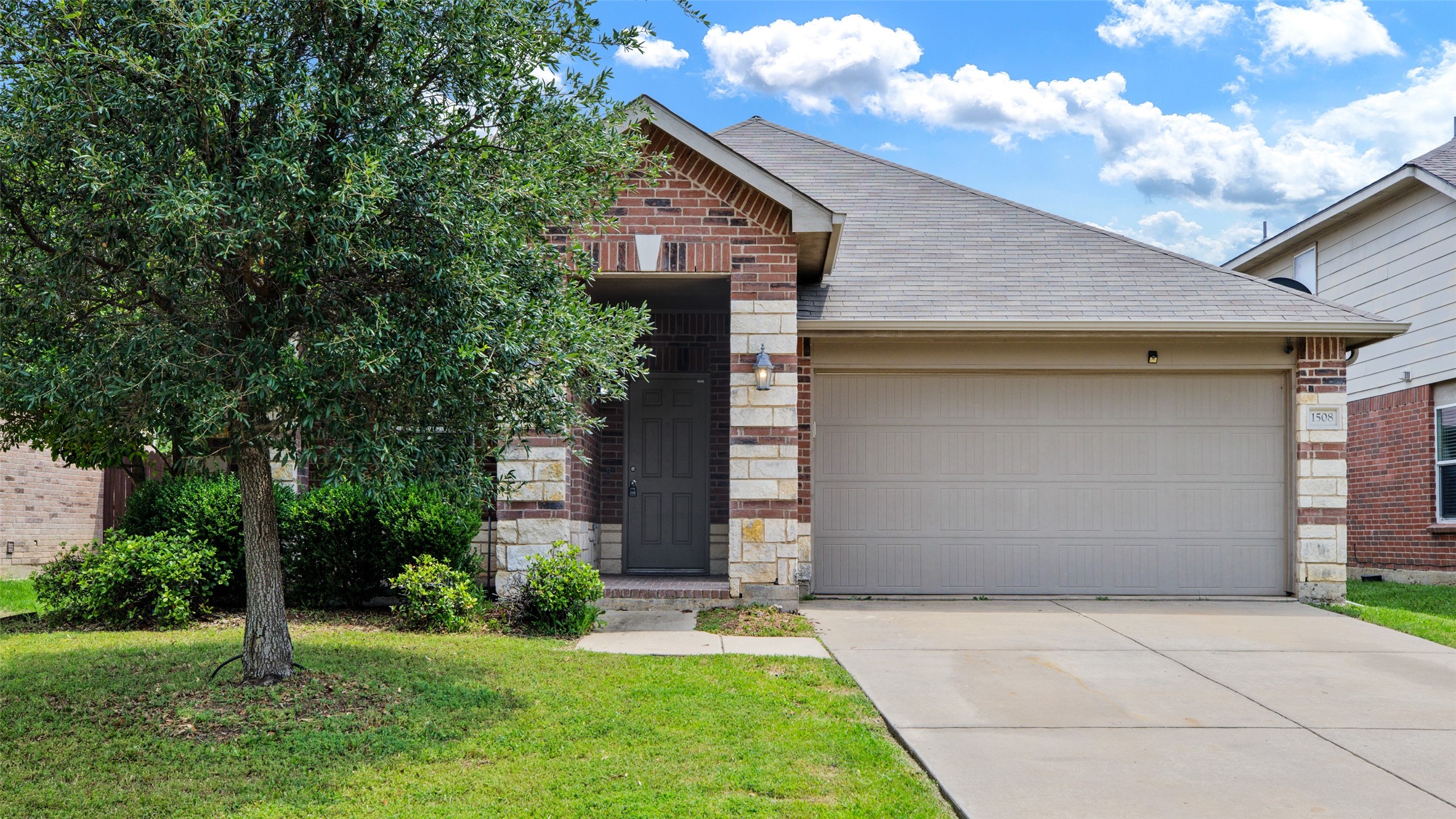 1508 Mockingbird Aubrey TX 76227