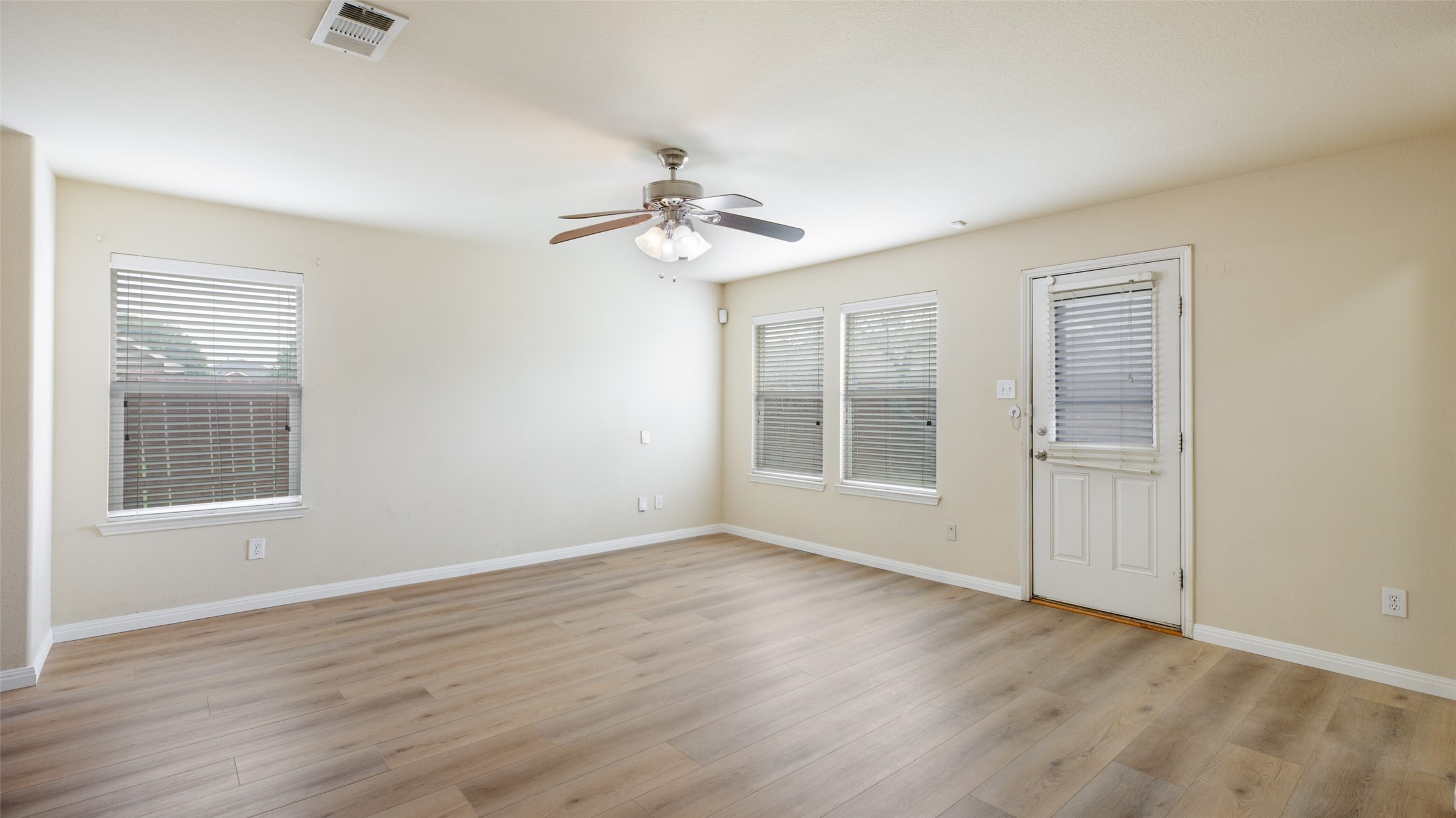 1508 Mockingbird Aubrey TX 76227