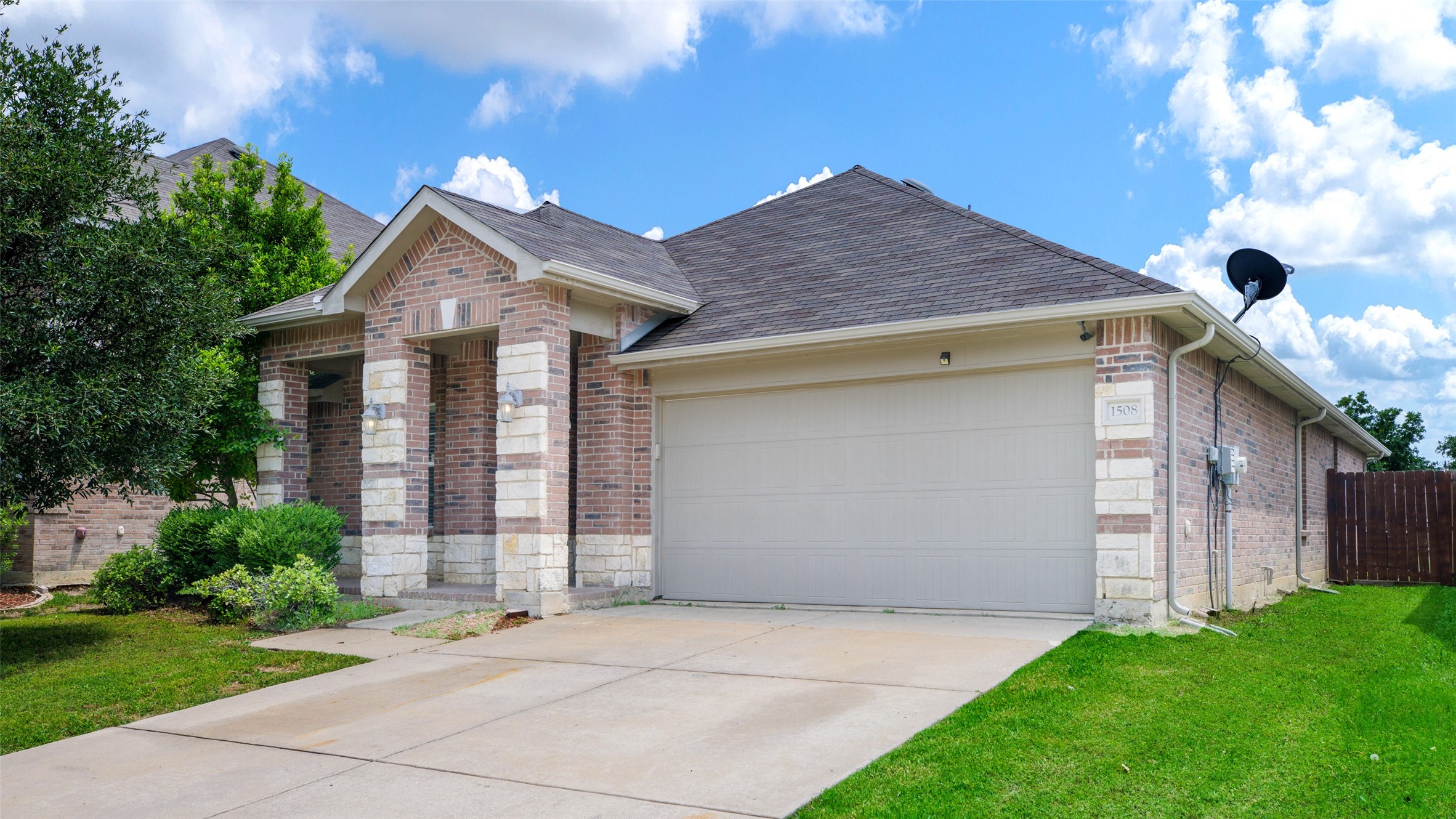 1508 Mockingbird Aubrey TX 76227