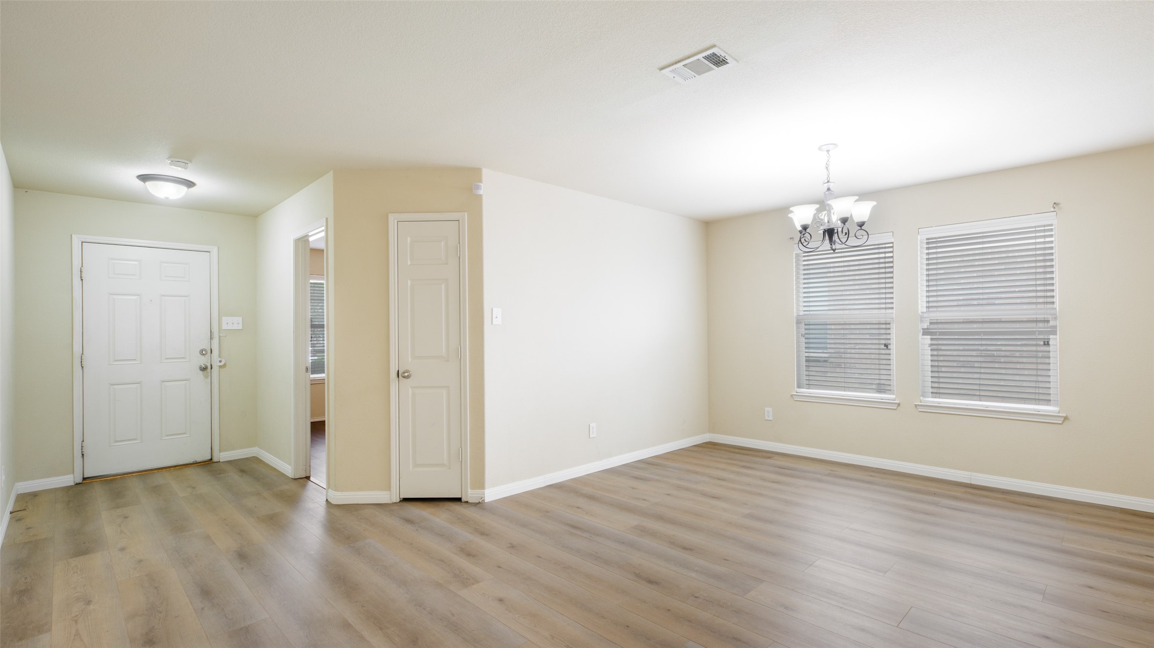 1508 Mockingbird Aubrey TX 76227