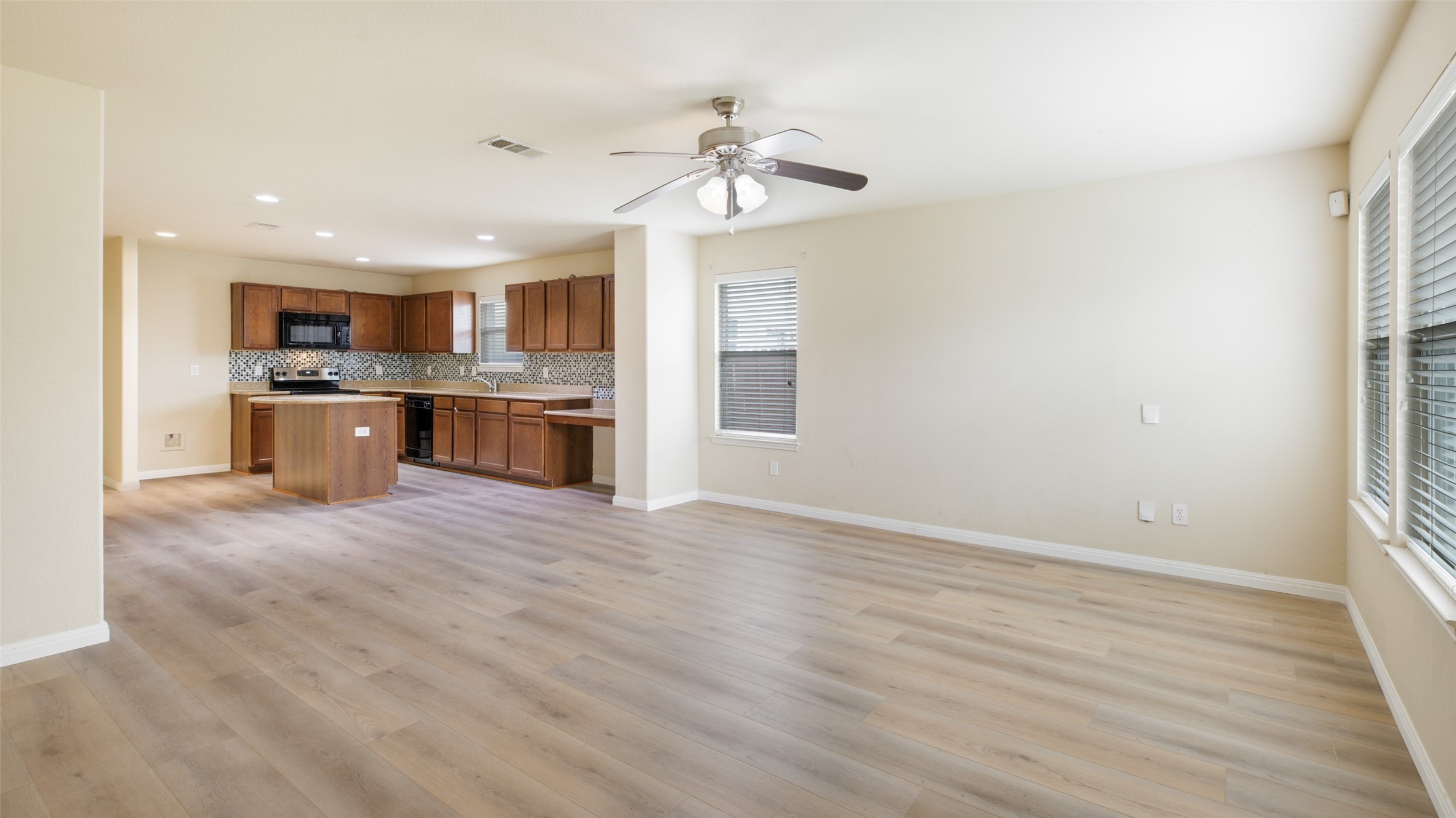 1508 Mockingbird Aubrey TX 76227