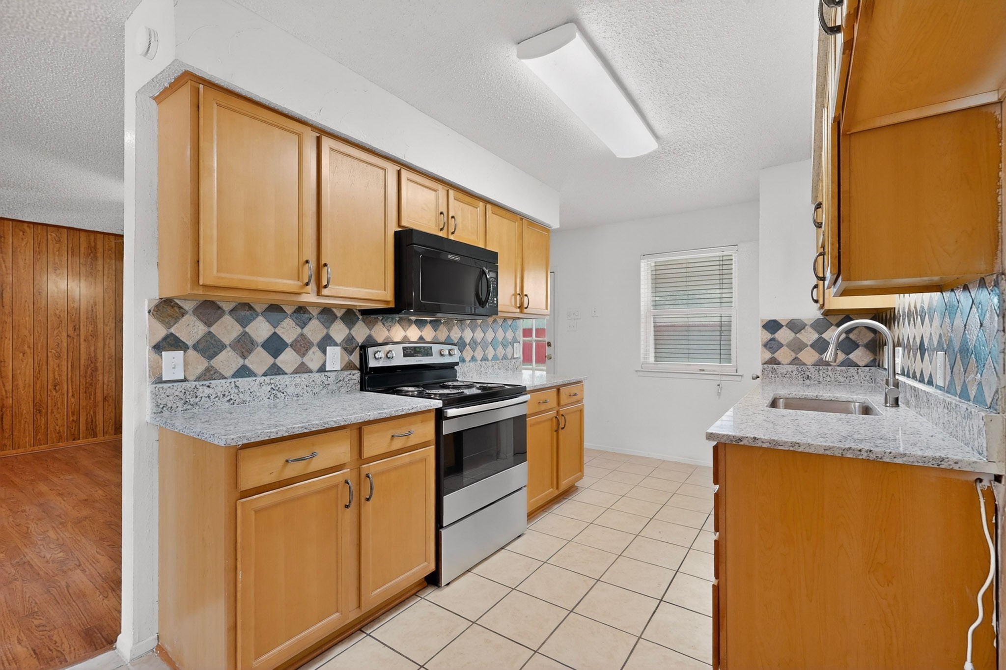4512 Tiptop Street Haltom City TX 76117