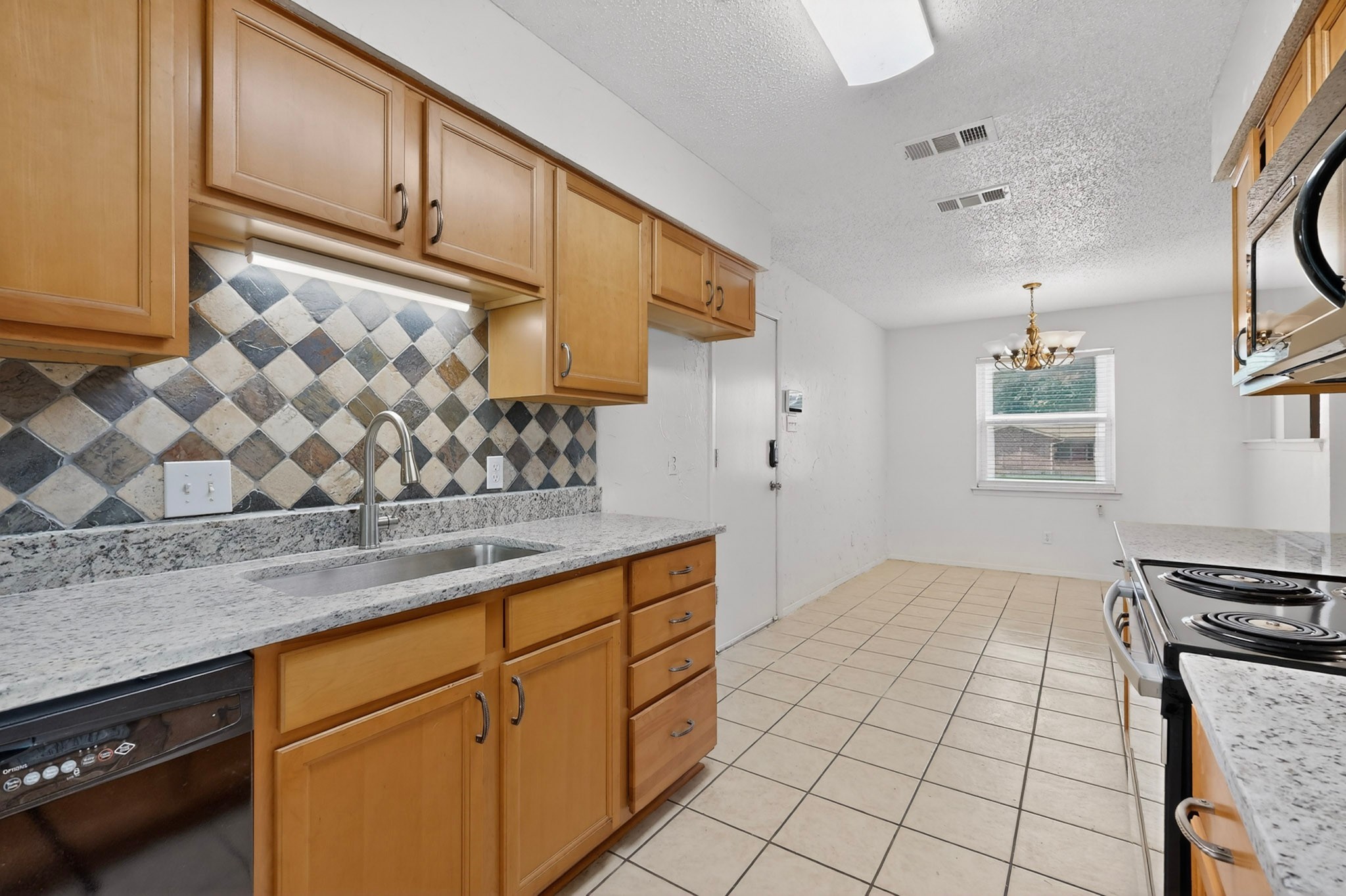 4512 Tiptop Street Haltom City TX 76117