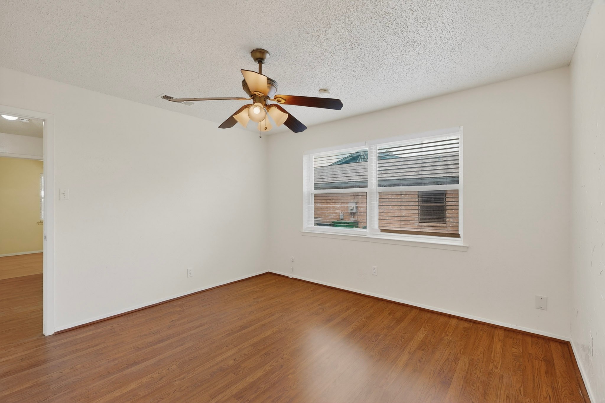4512 Tiptop Street Haltom City TX 76117