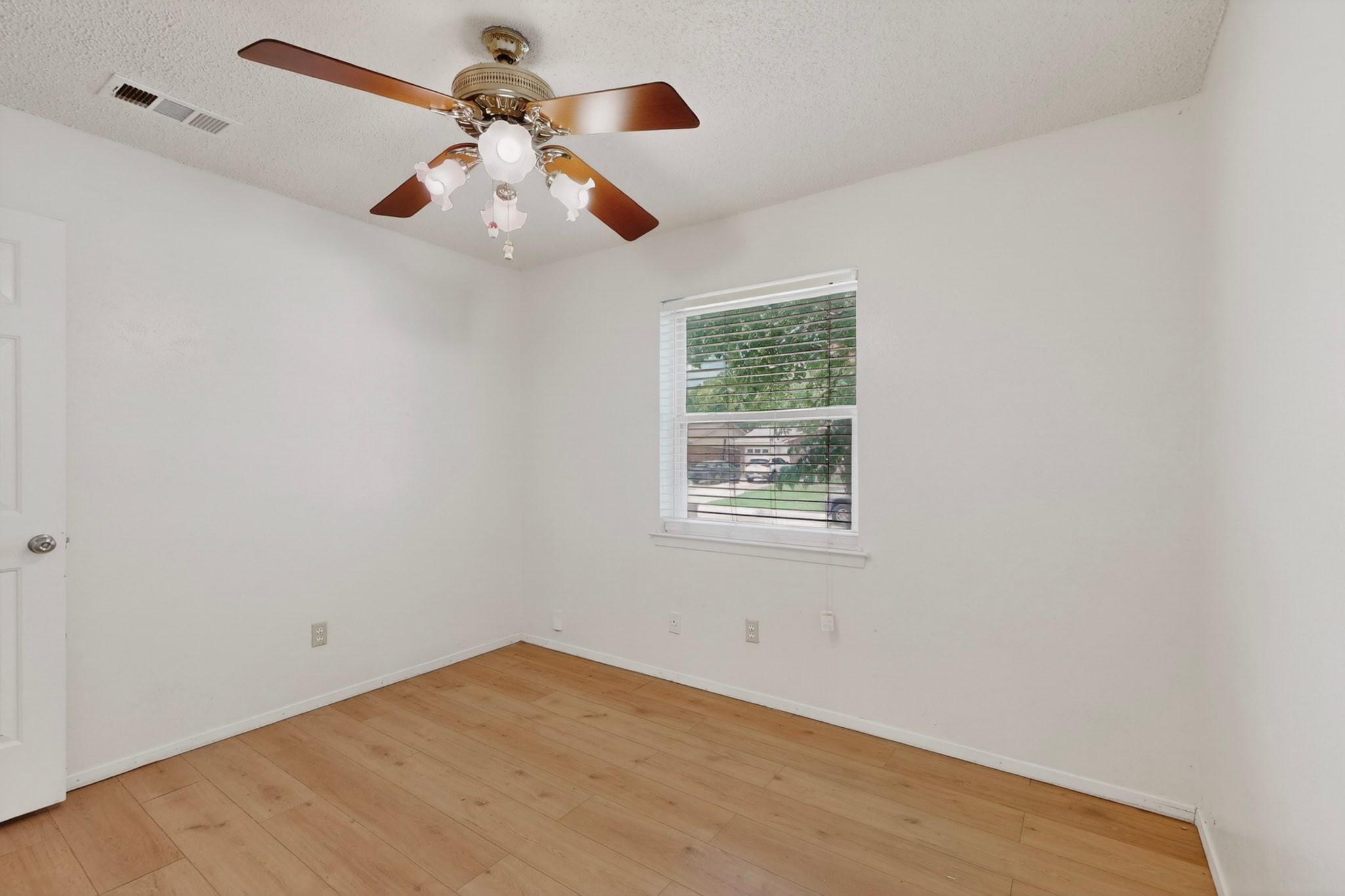 4512 Tiptop Street Haltom City TX 76117