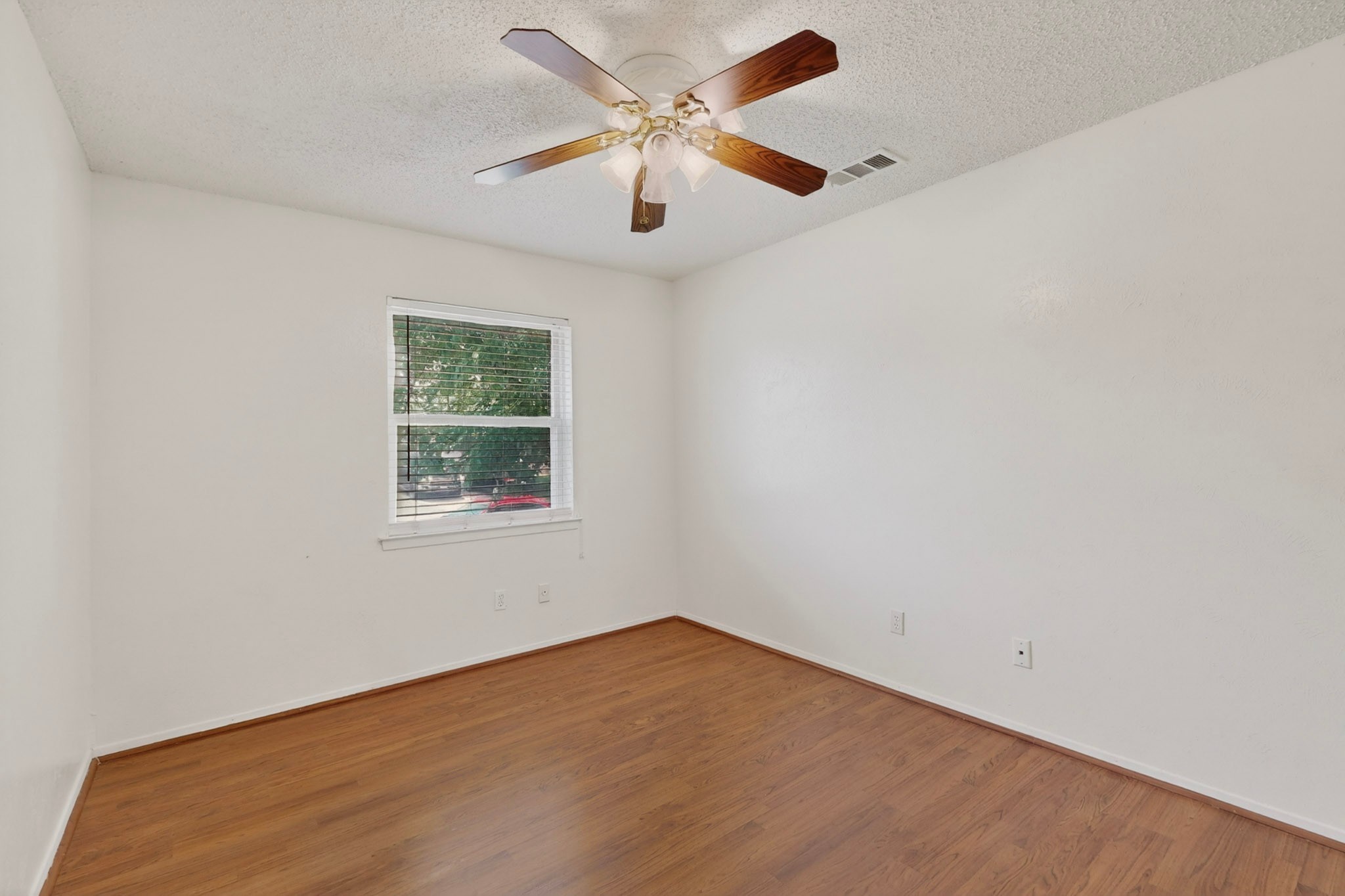 4512 Tiptop Street Haltom City TX 76117