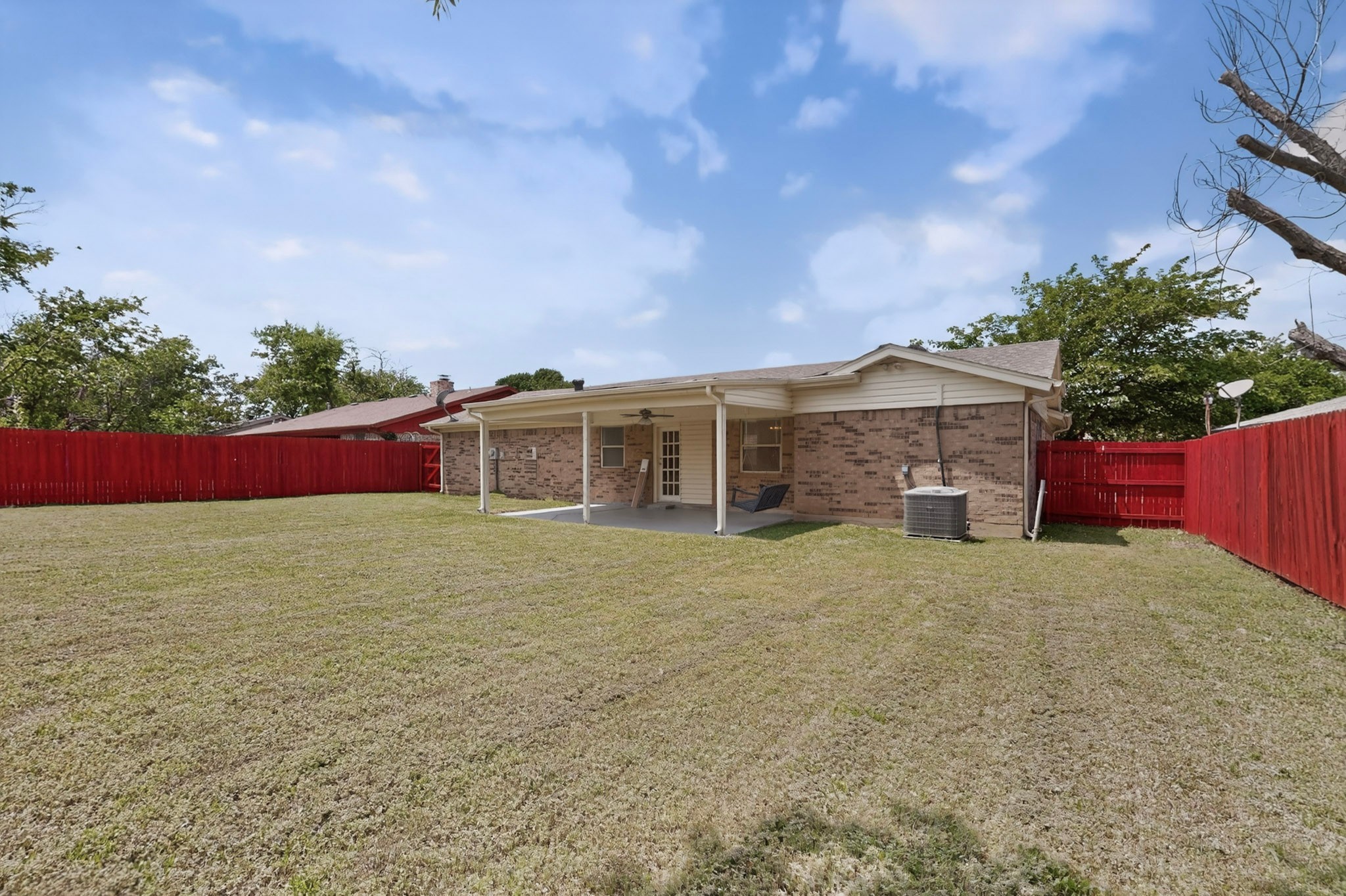 4512 Tiptop Street Haltom City TX 76117