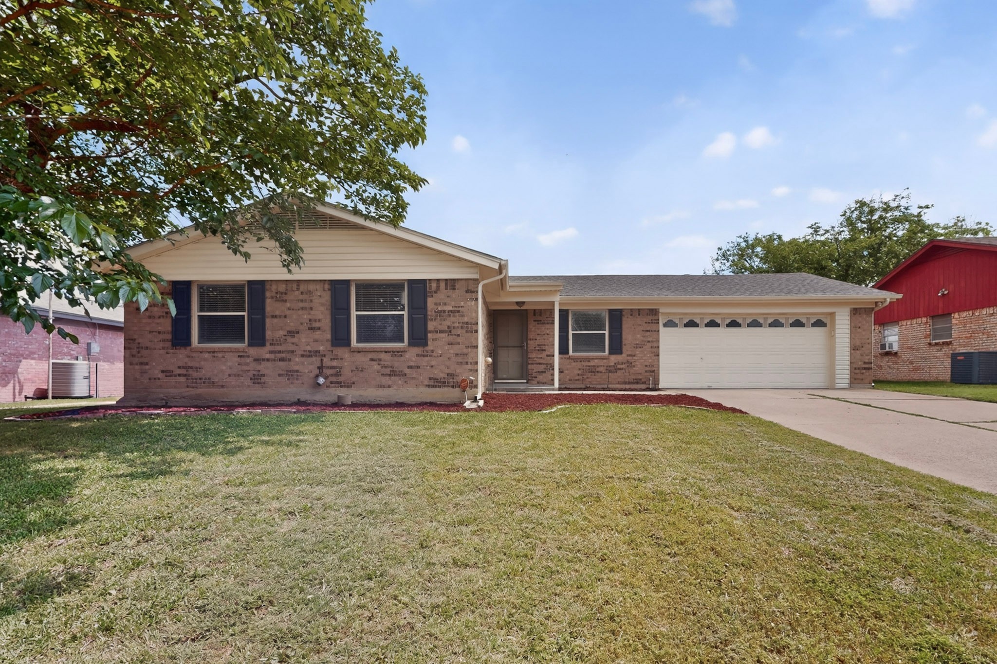 4512 Tiptop Street Haltom City TX 76117