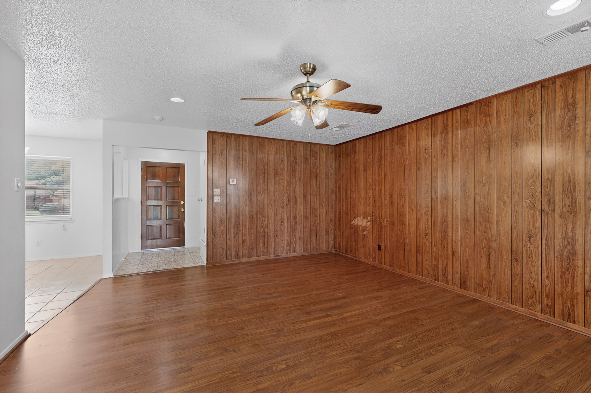 4512 Tiptop Street Haltom City TX 76117