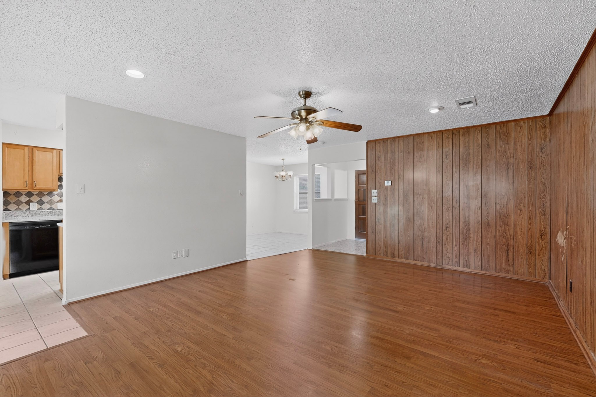 4512 Tiptop Street Haltom City TX 76117