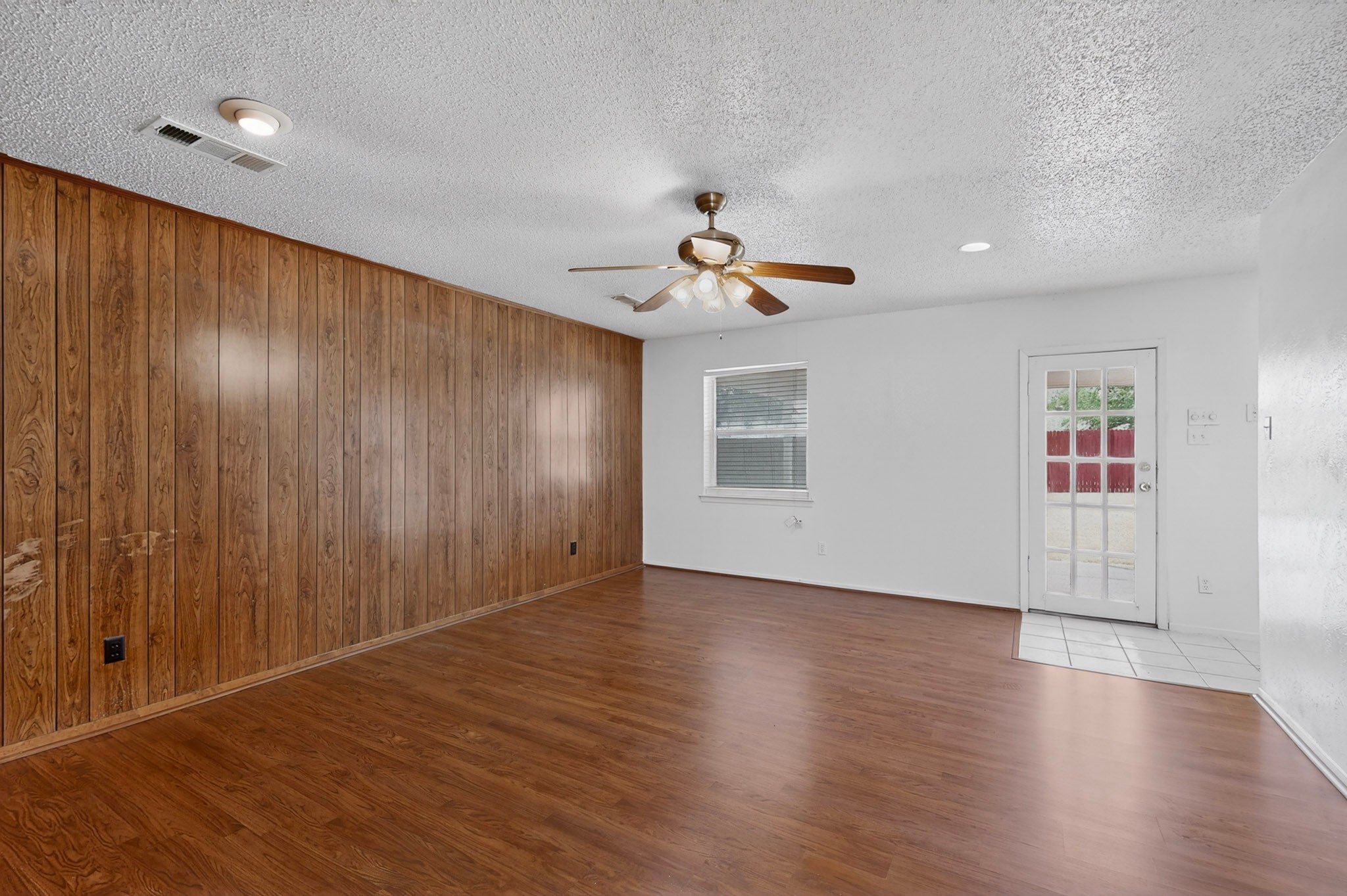 4512 Tiptop Street Haltom City TX 76117