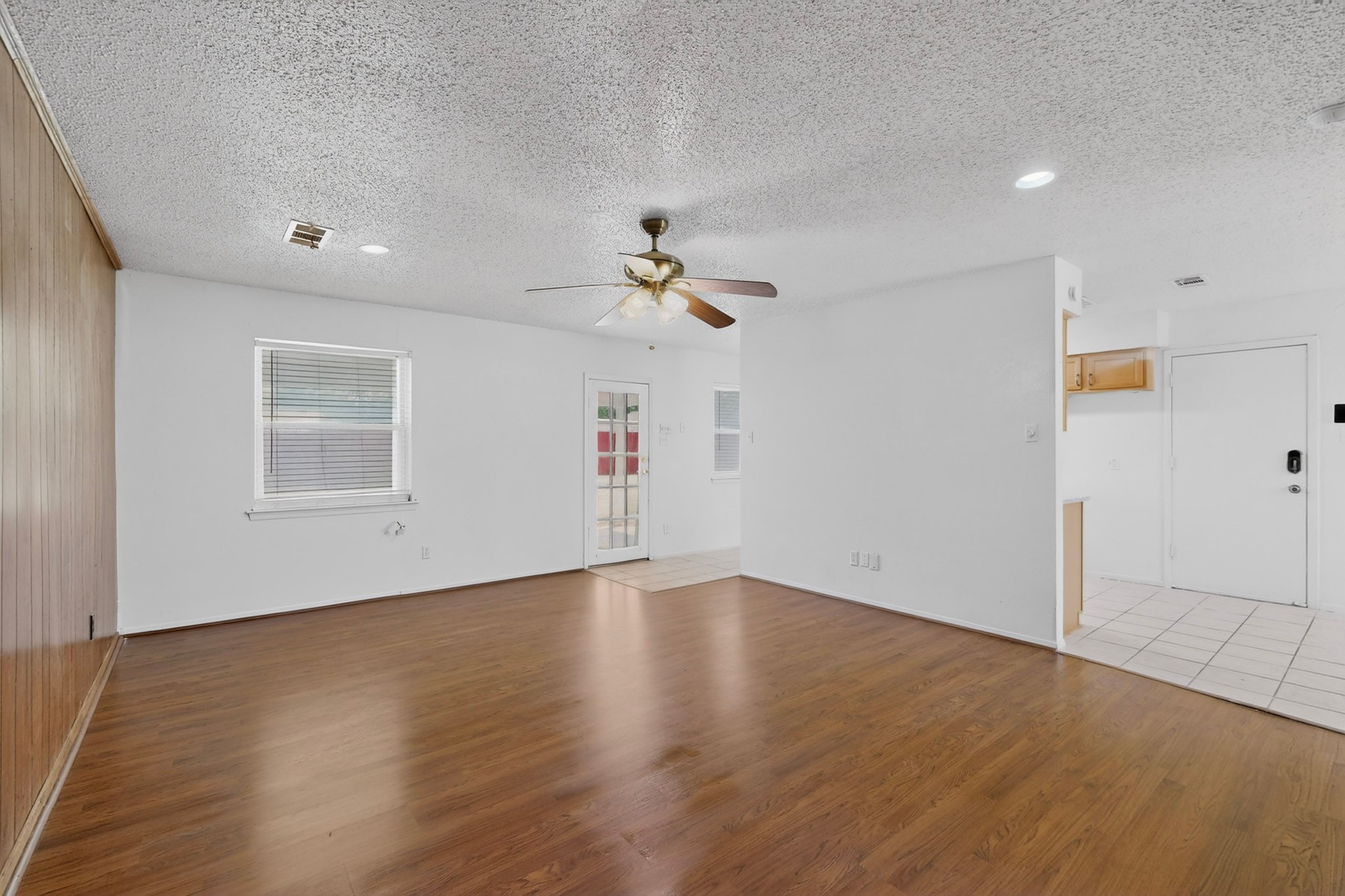 4512 Tiptop Street Haltom City TX 76117
