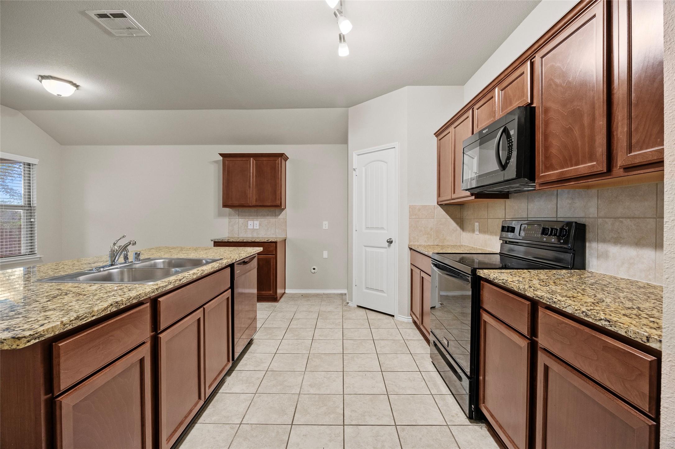 2492 Saldana Drive Fate TX 75189