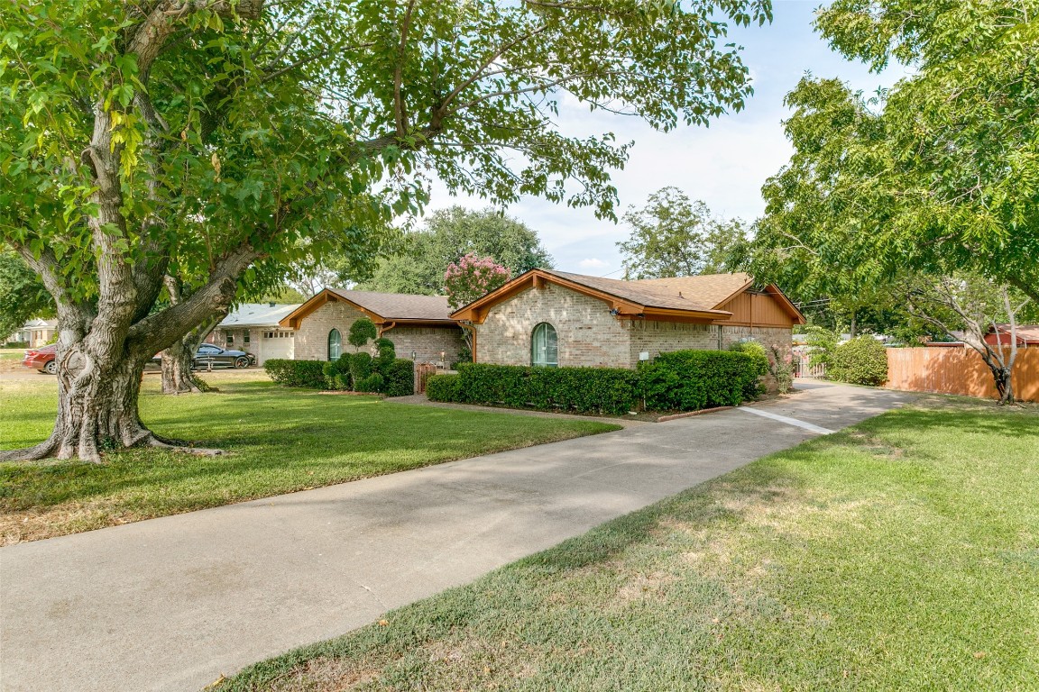 2608 Douglas Avenue Irving TX 75062