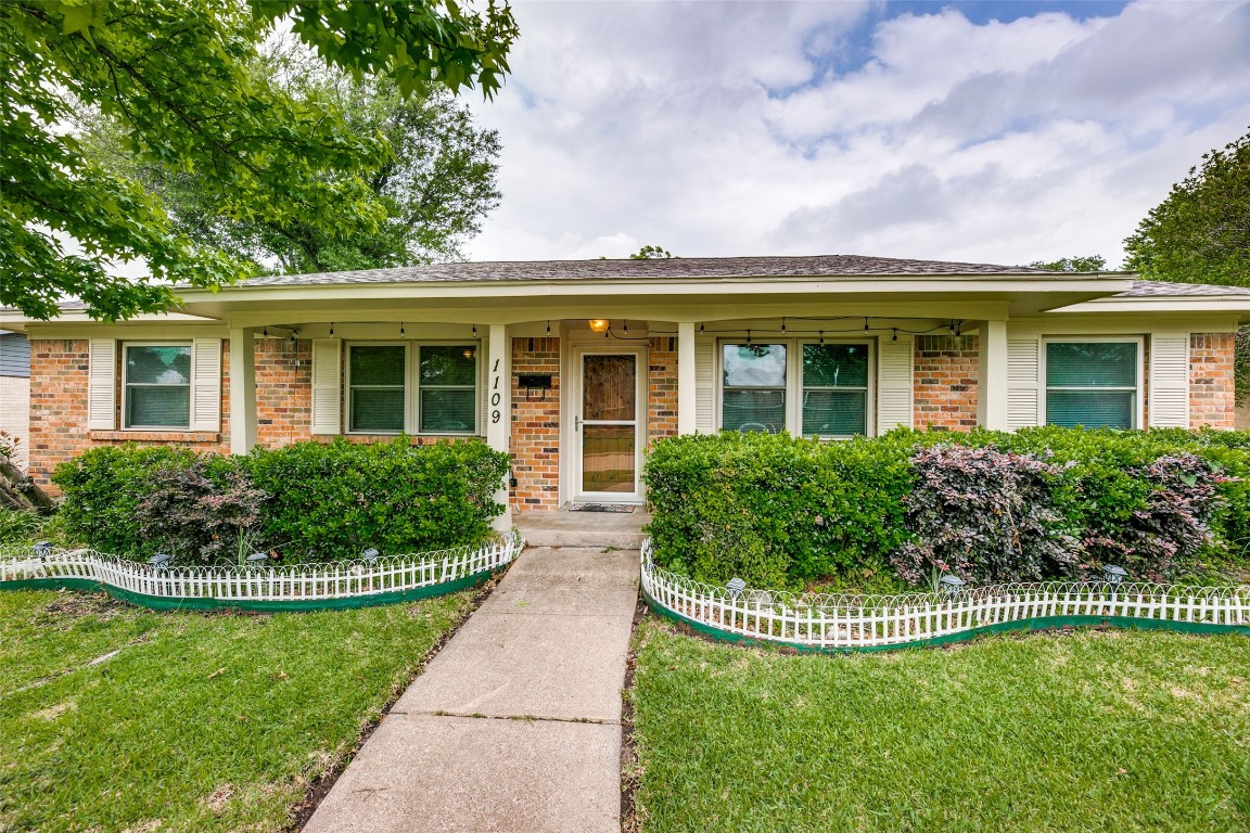 1109 Mill River Drive Garland TX 75043