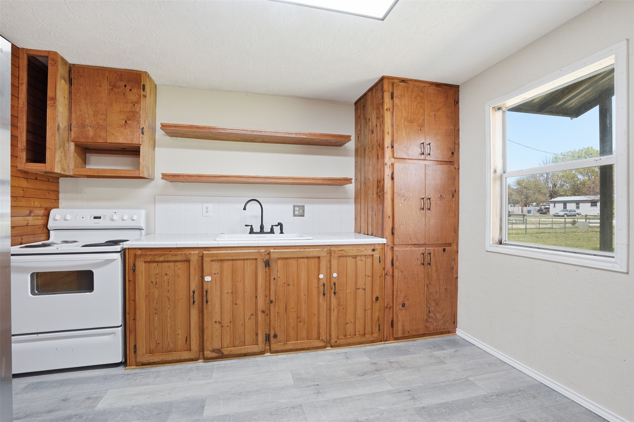 556 Ox-bow Court Burleson TX 76028