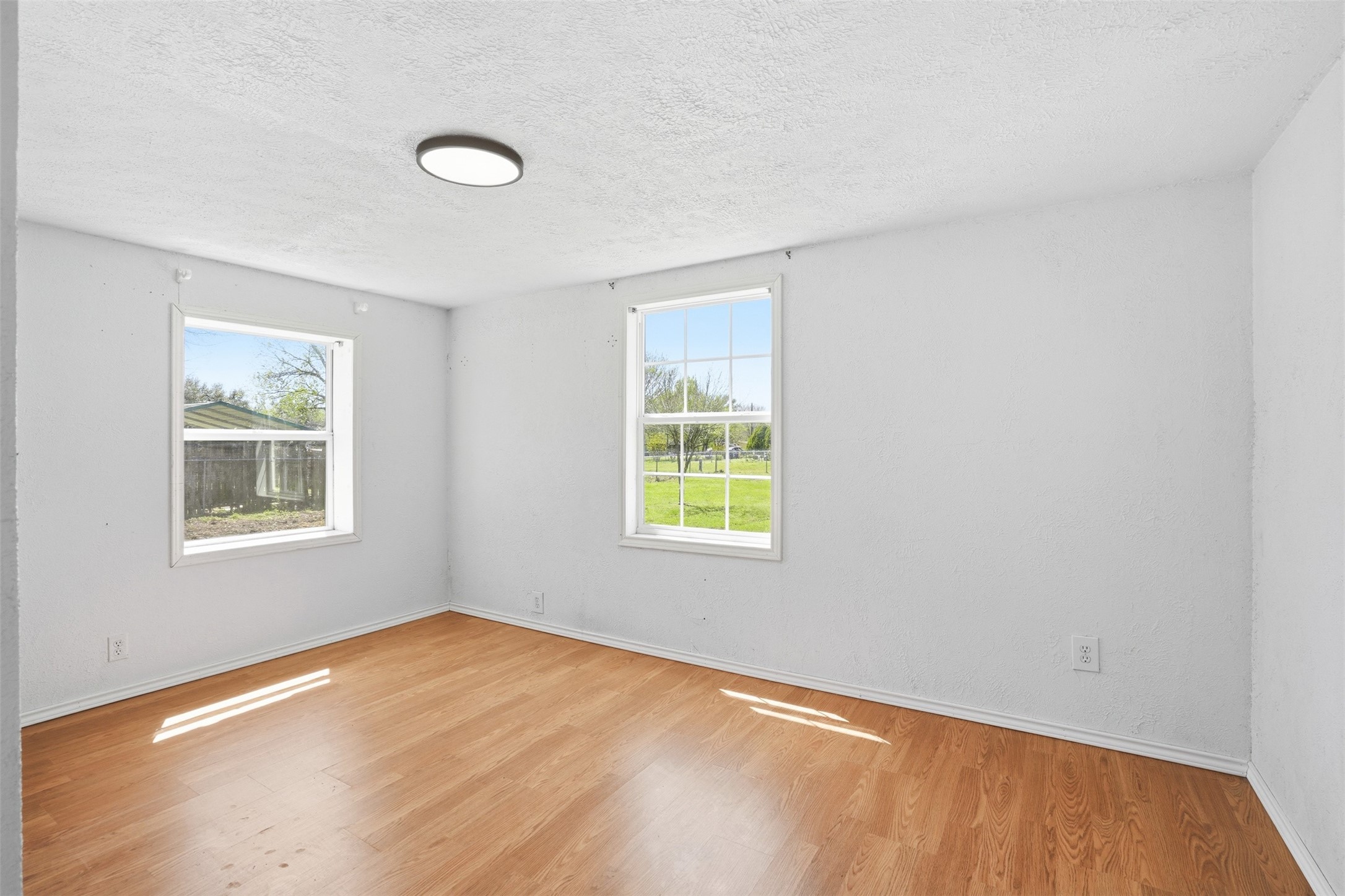 556 Ox-bow Court Burleson TX 76028