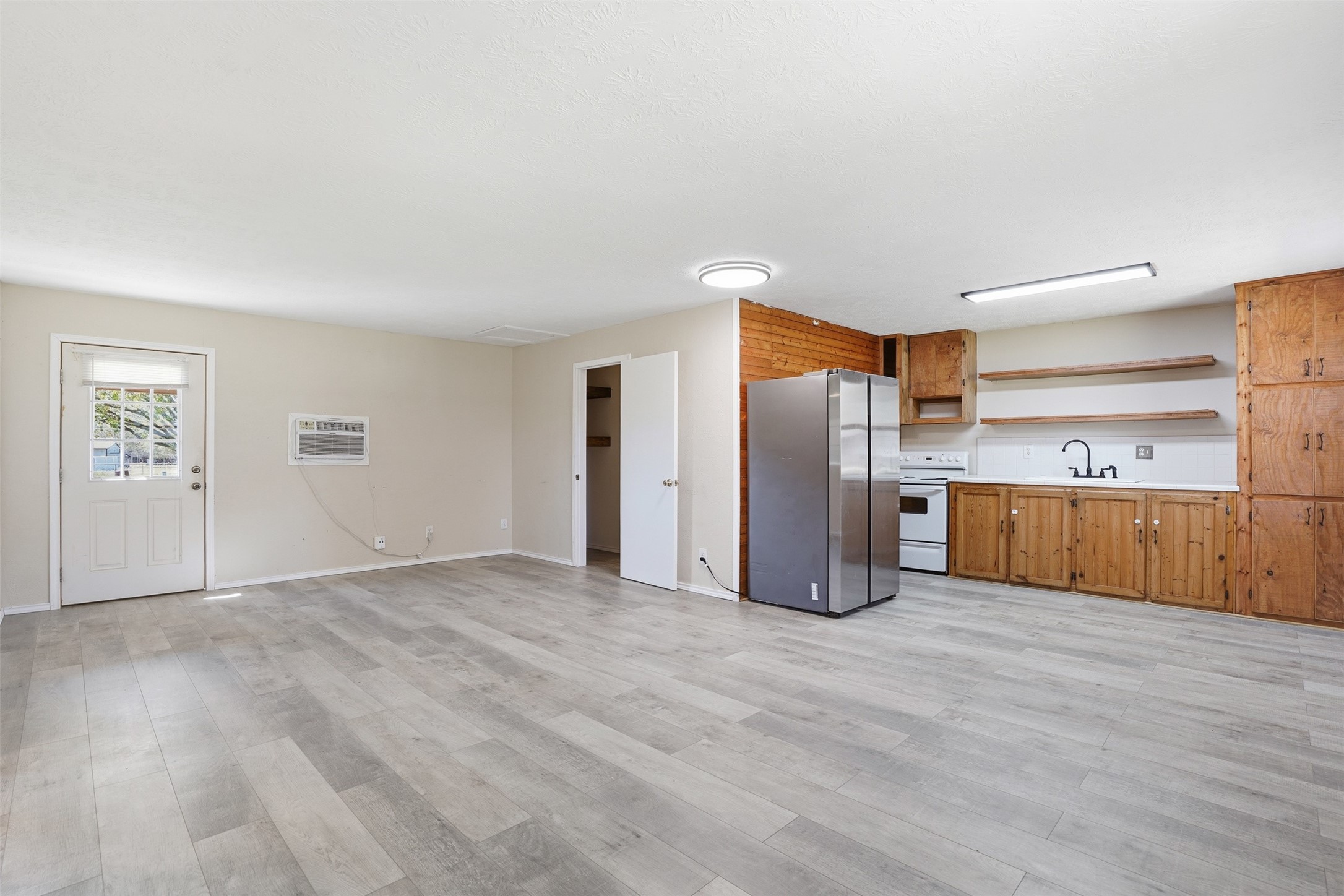 556 Ox-bow Court Burleson TX 76028