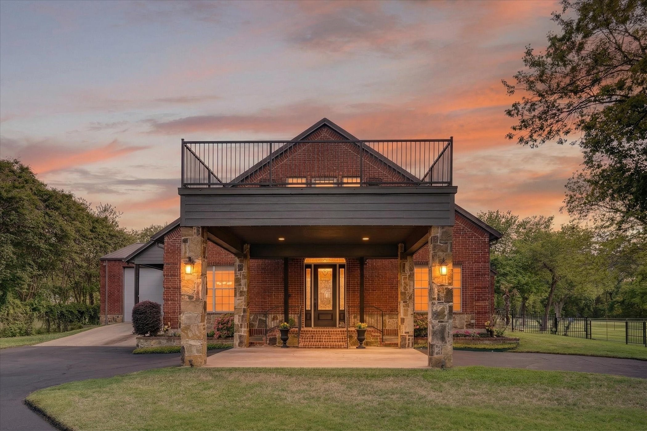 1290 Fox Lane Burleson TX 76028