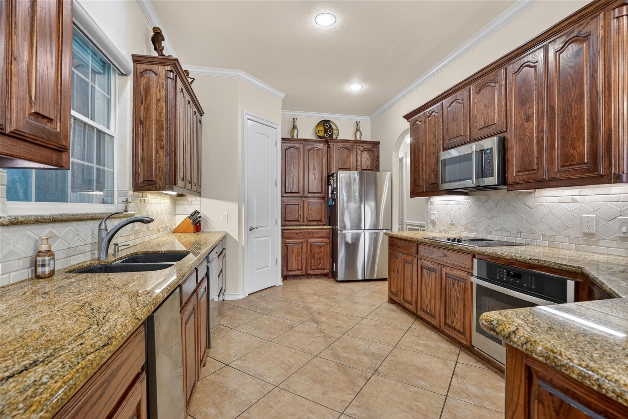 1290 Fox Lane Burleson TX 76028