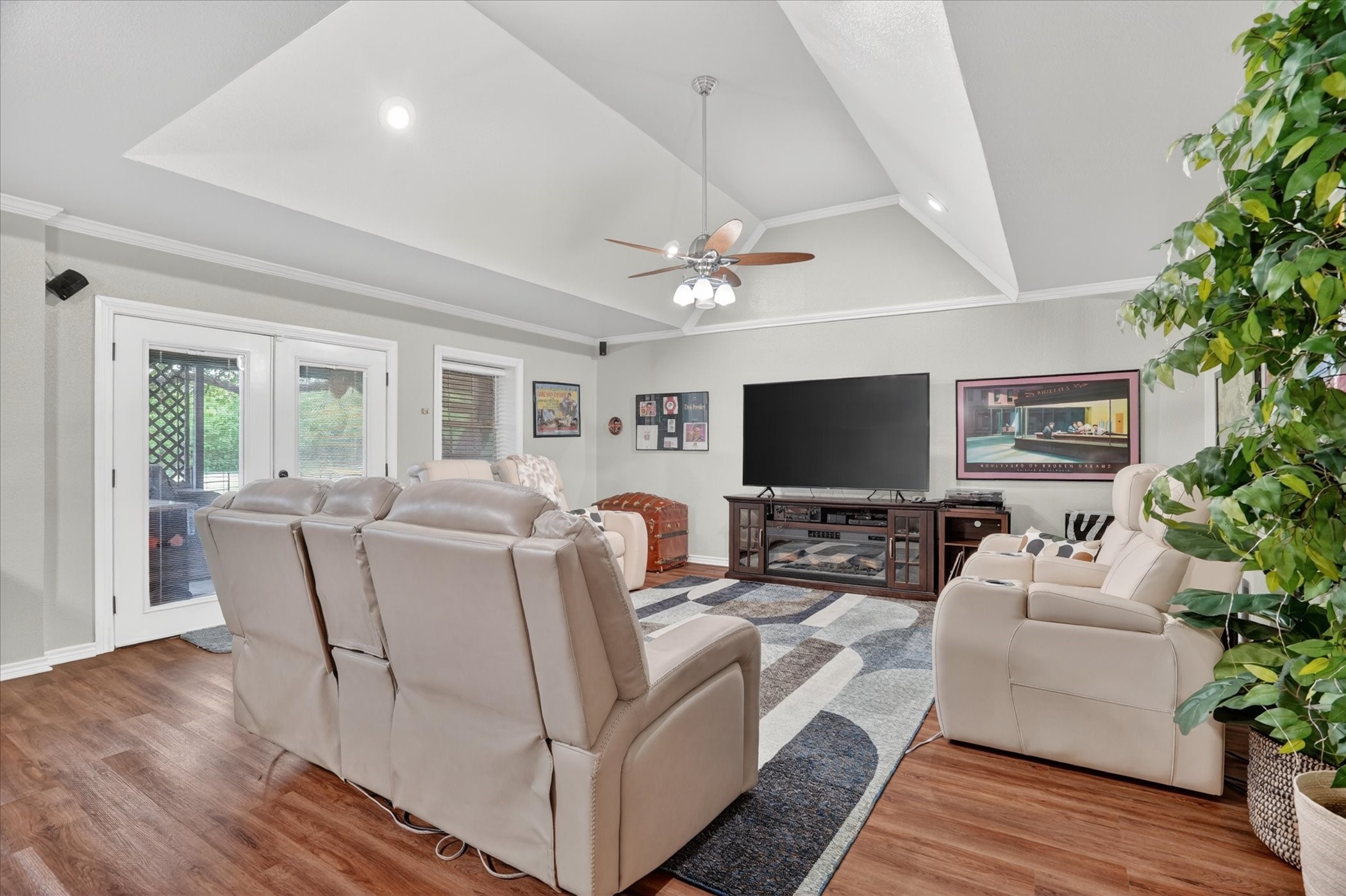 1290 Fox Lane Burleson TX 76028