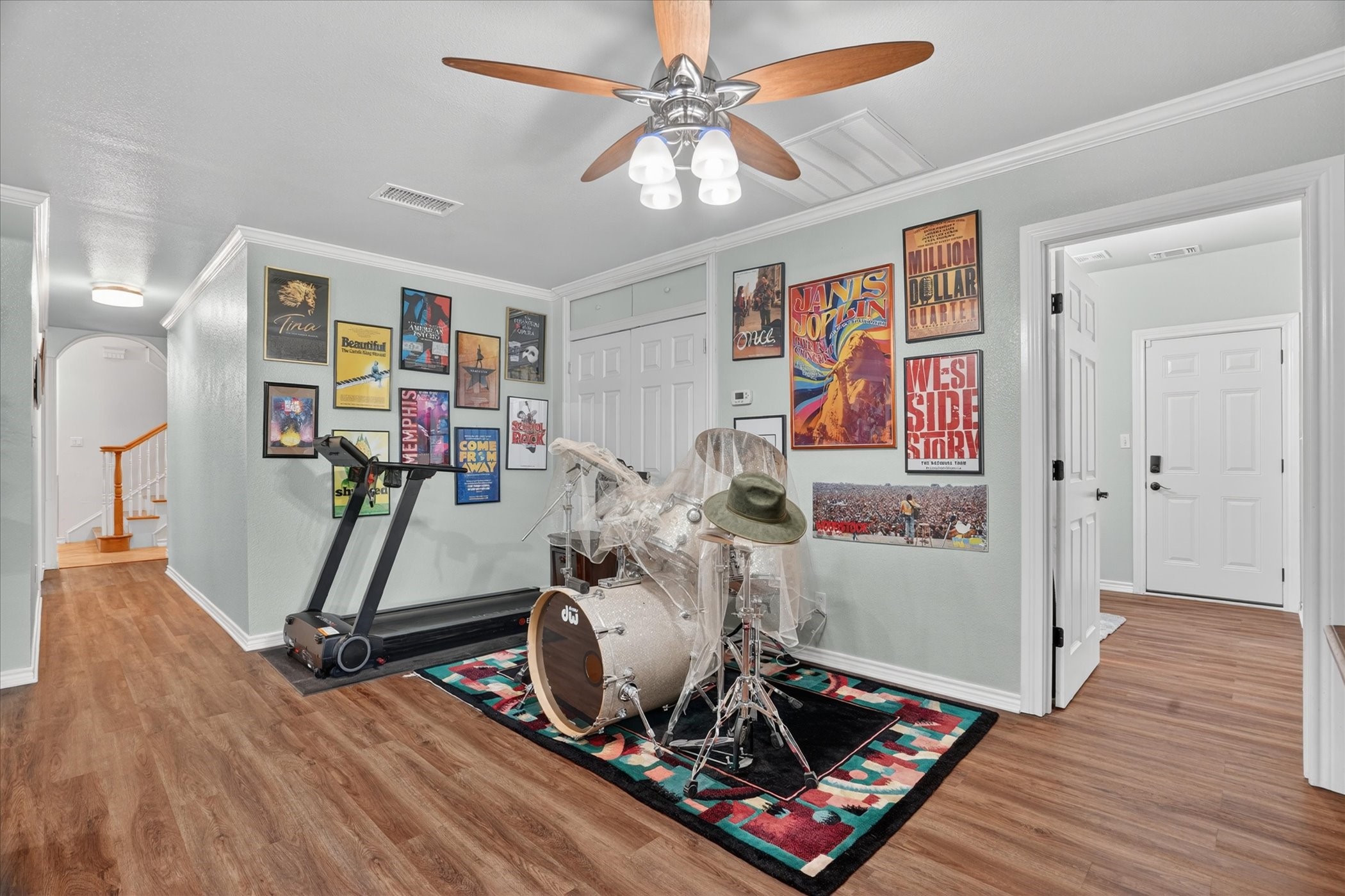 1290 Fox Lane Burleson TX 76028