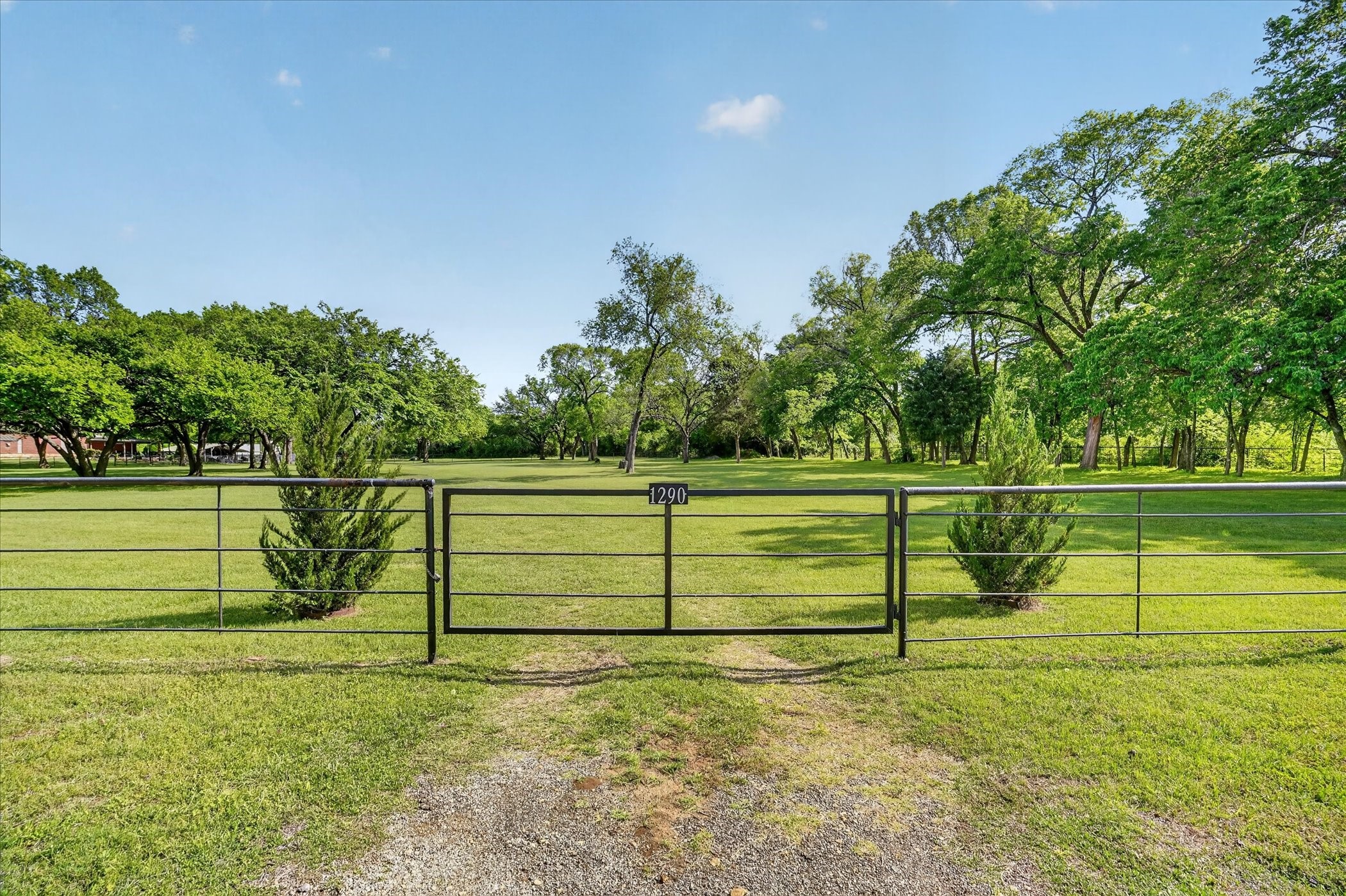 1290 Fox Lane Burleson TX 76028